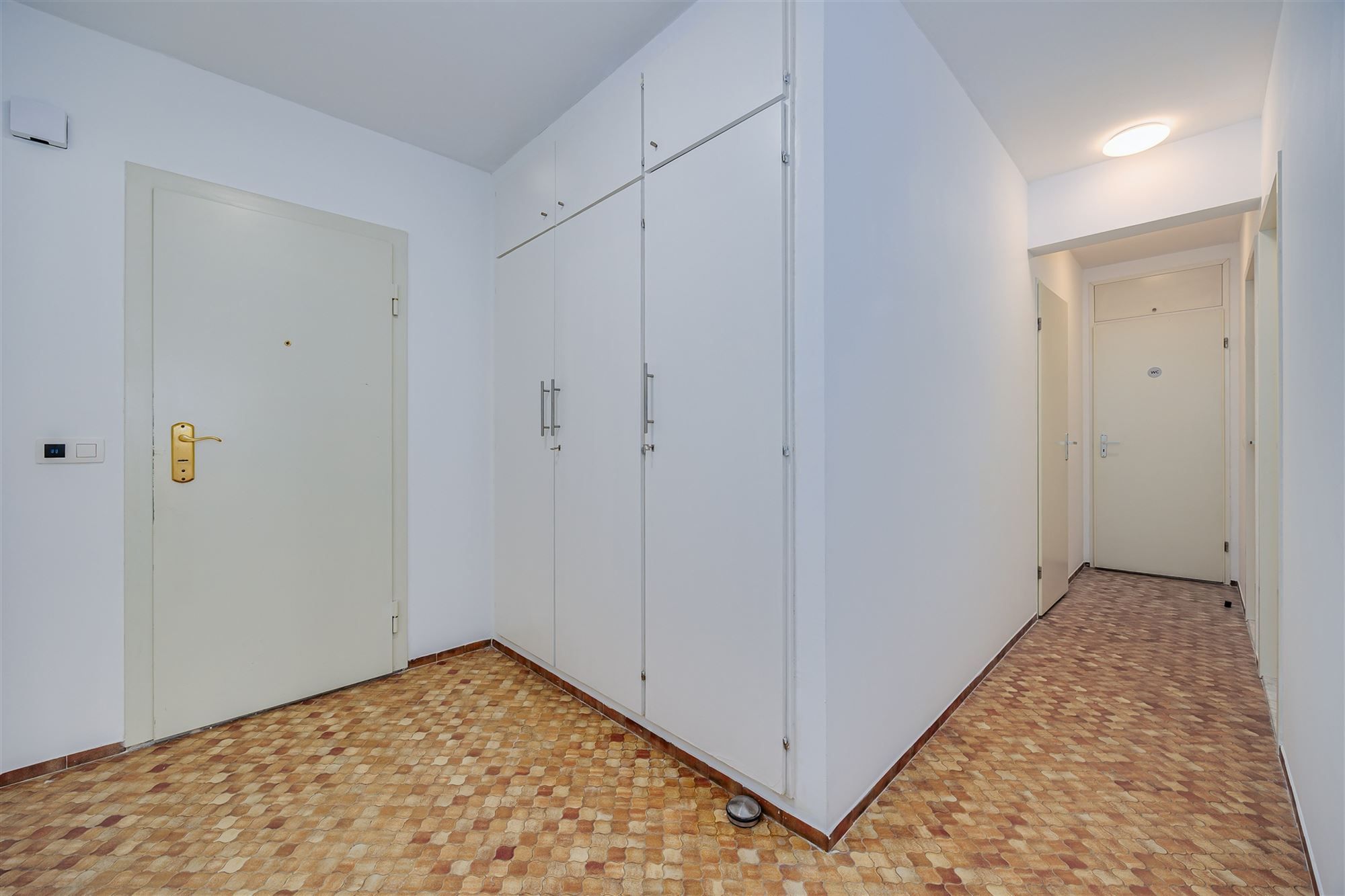 Gerenoveerd appartement met 2 slaapkamers en terras foto 9