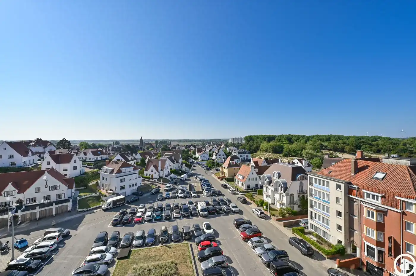Ruim duplexappartement met 4 slaapkamers en zonneterras.  foto 6