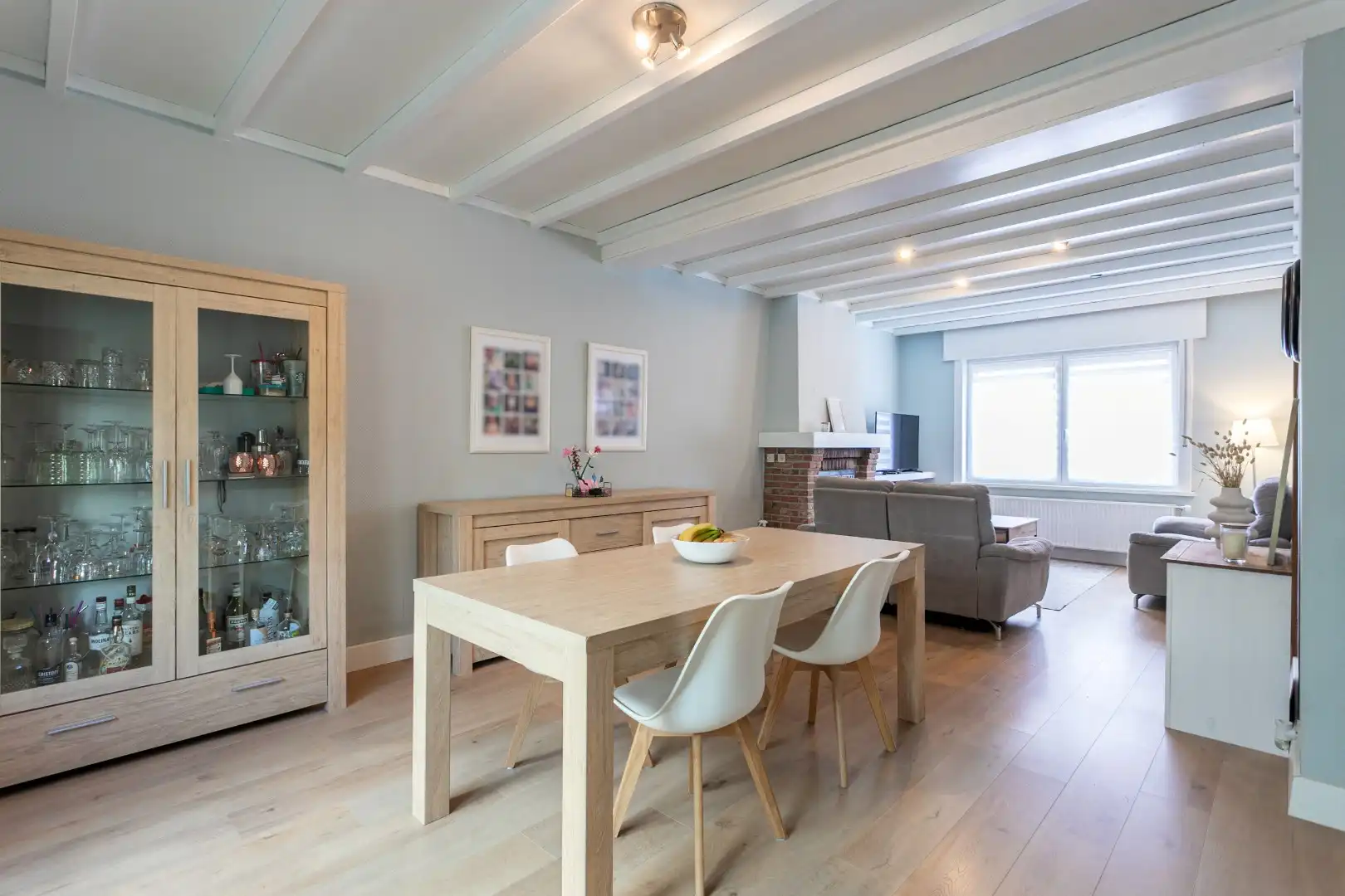 Gerenoveerde 3-gevelwoning met tuin en 4 slaapkamers te Sint-Genesius-Rode foto 6