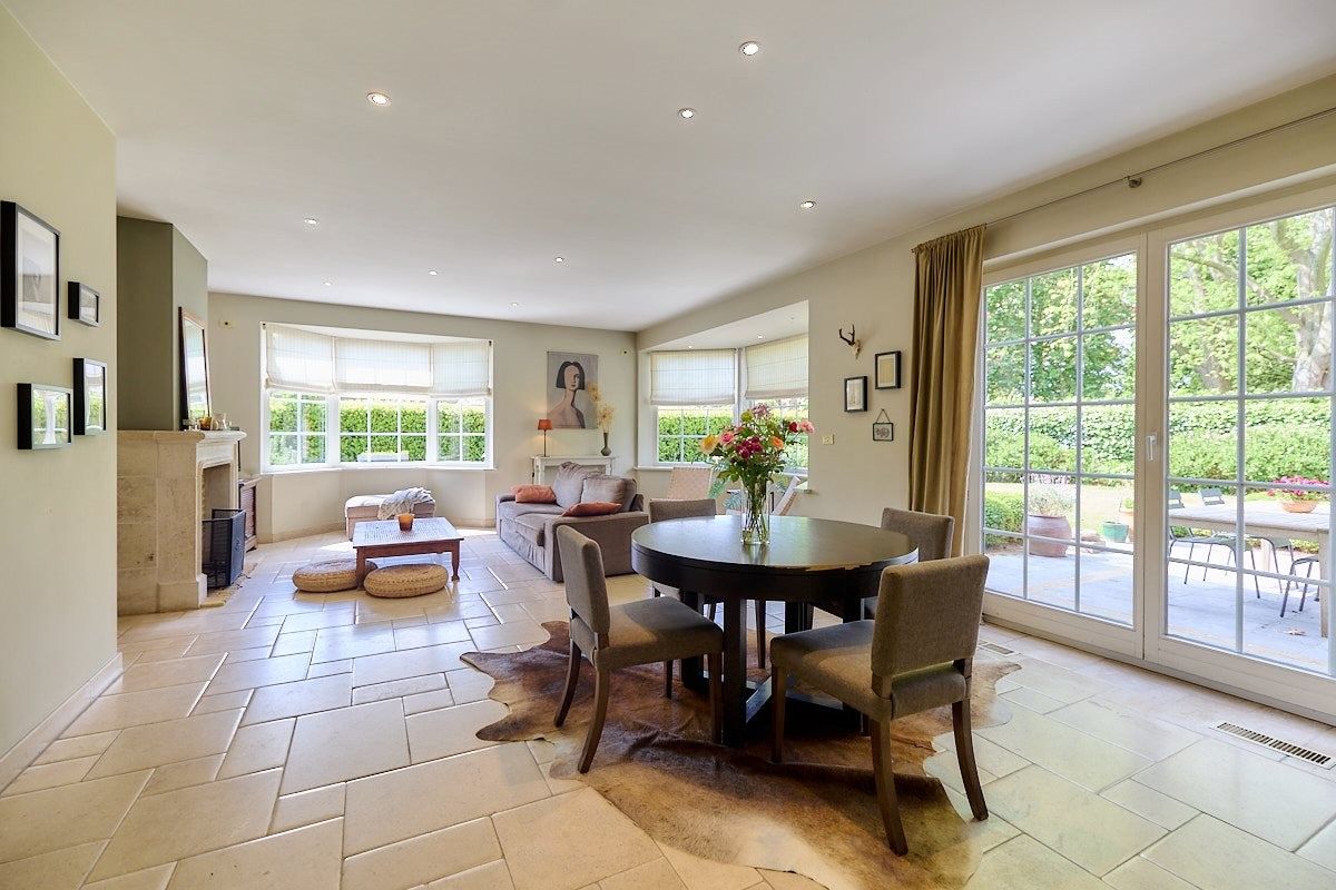 Hedendaags landelijk en rustig wonen in deze opmerkelijke villa met aangelegde tuin. foto 5