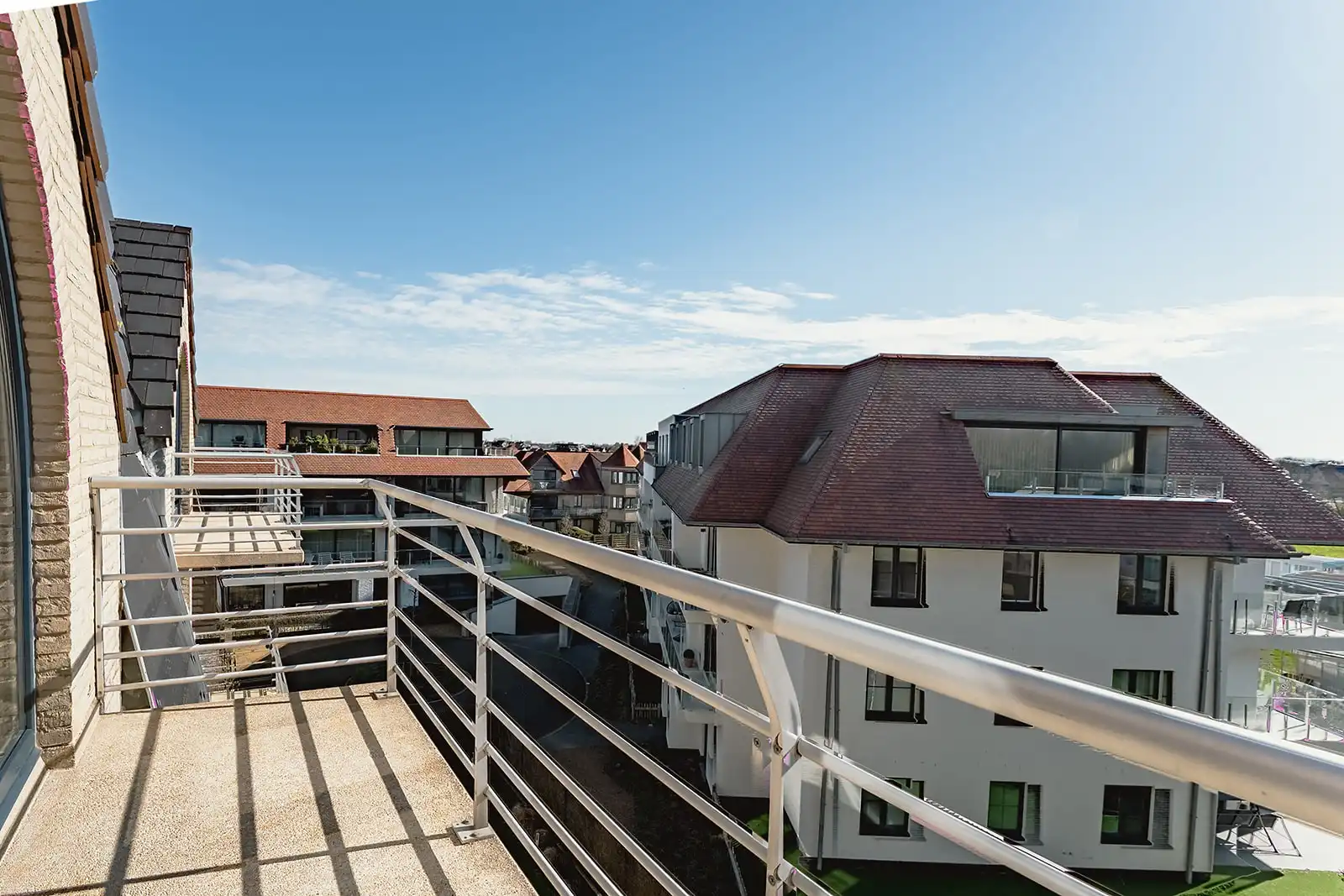 Instapklaar 2 slaapkamer appartement gelegen in De Haan op wandelafstand van het strand en het centrum. foto 22