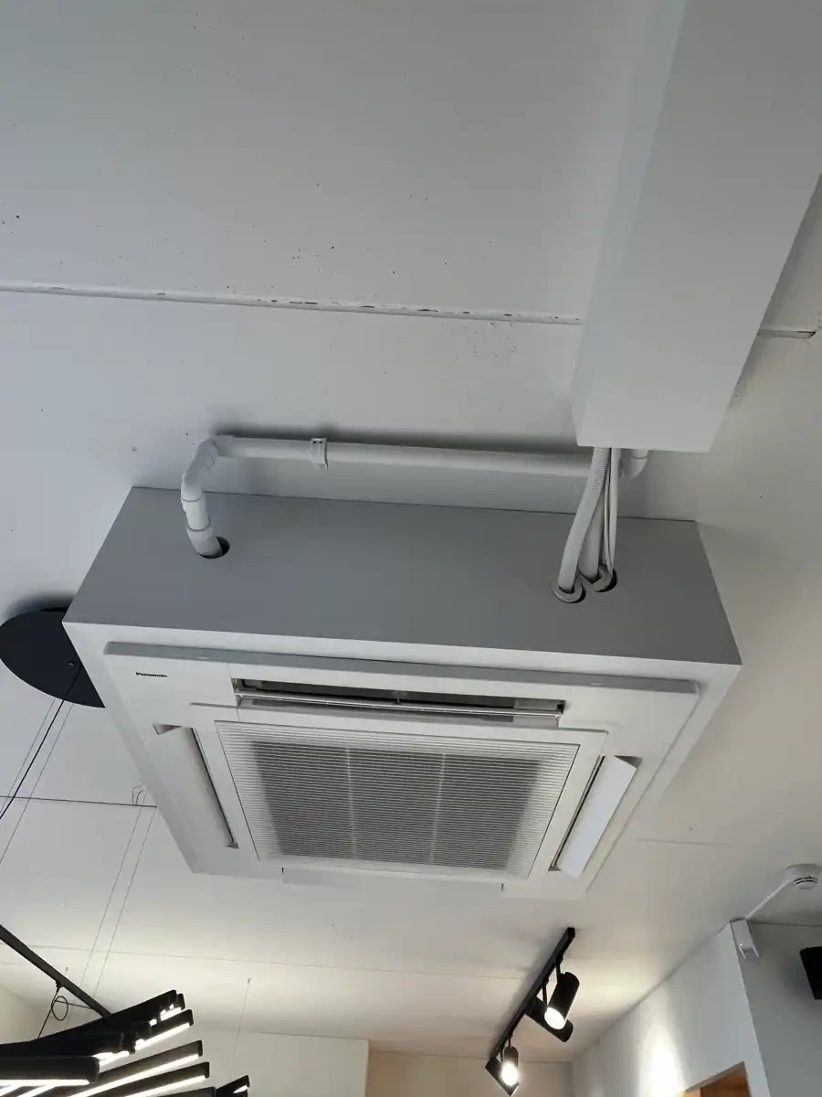 Winkel/showroom met topzichtbaarheid in Hasselt foto 18