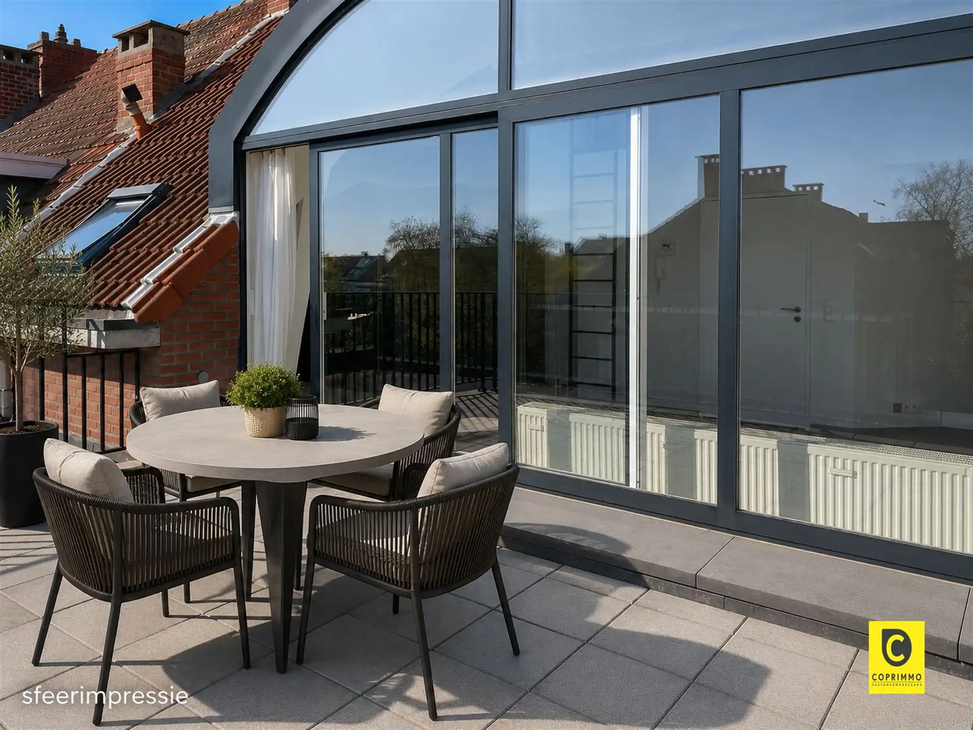 Uniek dakappartement met groot terras foto 5