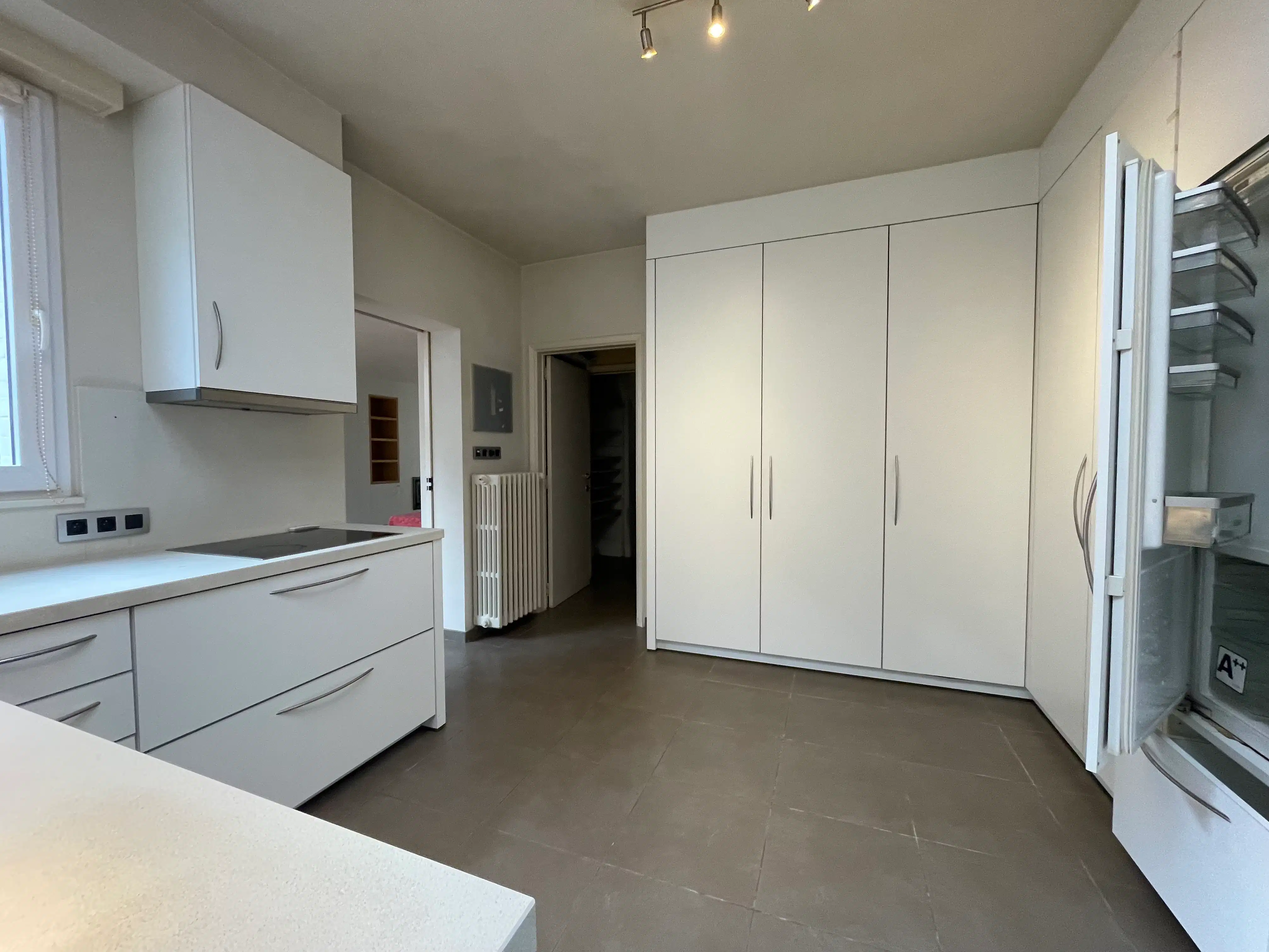 Ruime vier-slaapkamer BURGERWONING + garage & groot terras foto 18