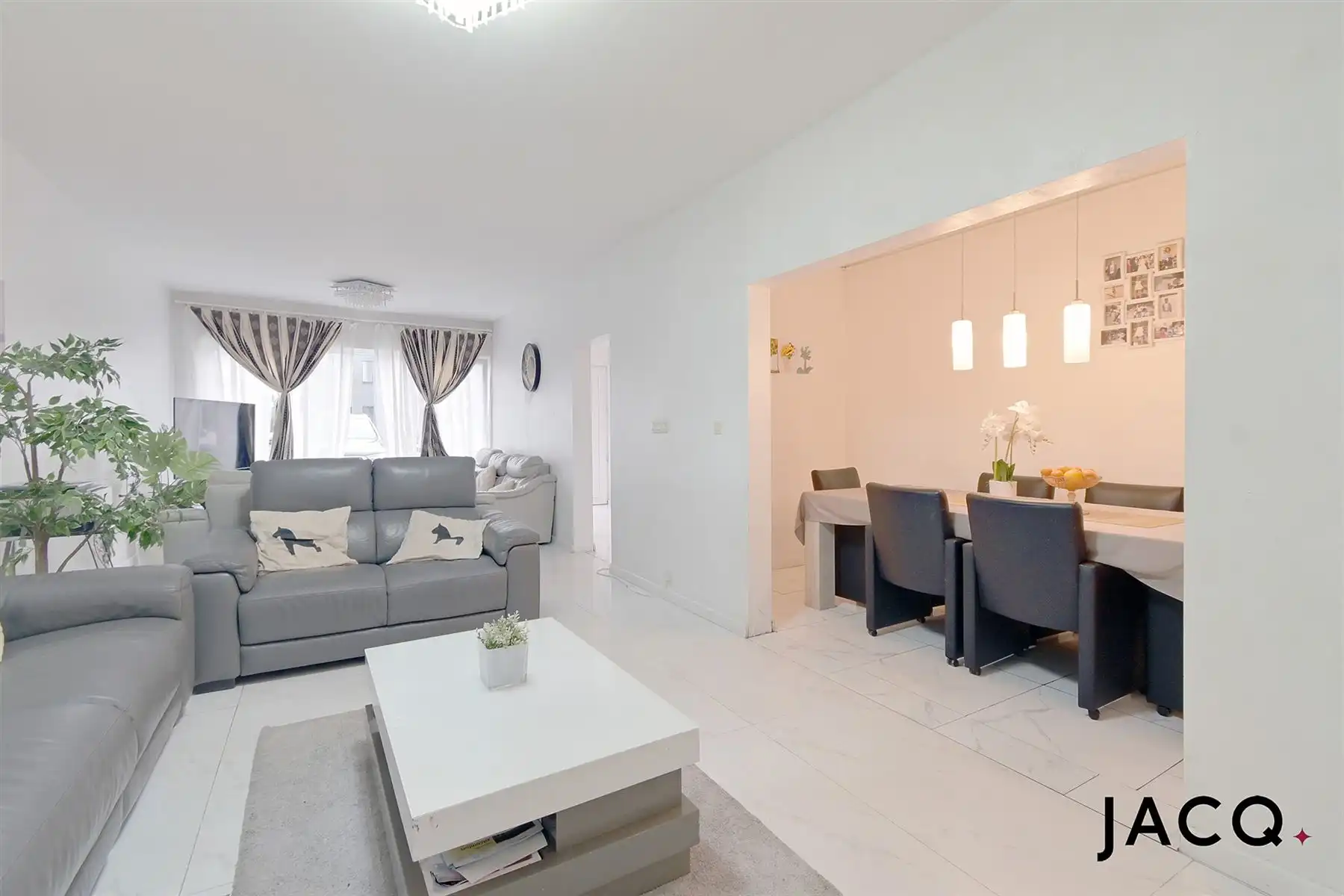 Ruime woning met 4 slaapkamers en tuin te Nijlen! foto 3