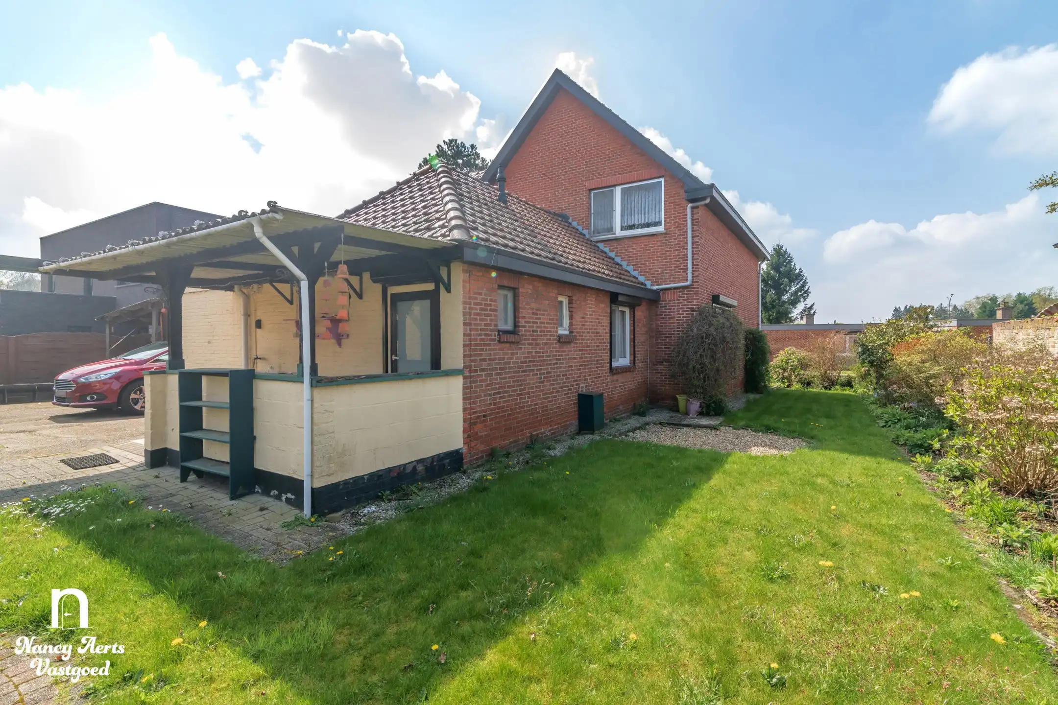 Charmante gezinswoning met mogelijkheden op royaal perceel foto 26