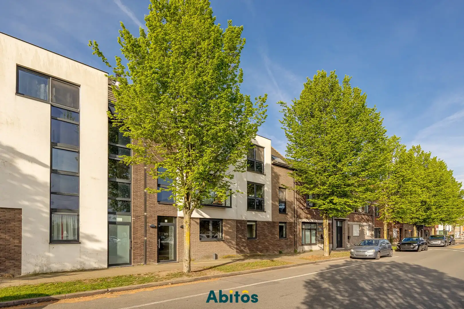 Gelijkvloers appartement met drie slaapkamers foto 3