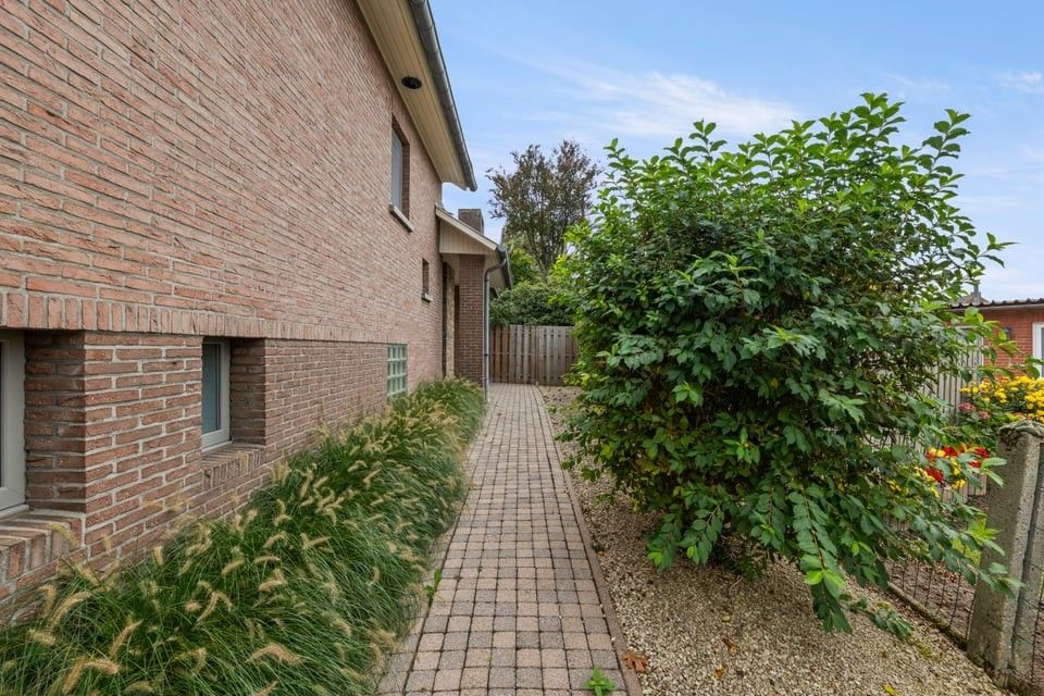 GEZELLIGE OPEN BEBOUWING MET LANDELIJKE CHARME OP EEN MOOI PERCEEL foto 31
