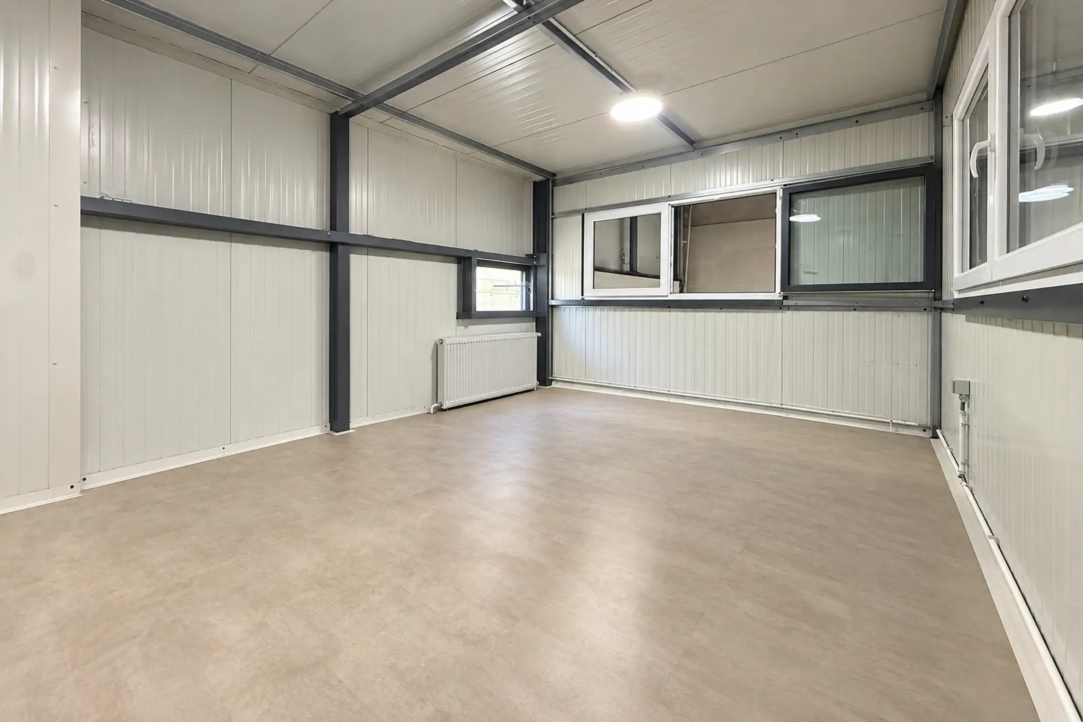 Moderne KMO-unit van 180 m² + bureau te huur in Beringen! foto 17