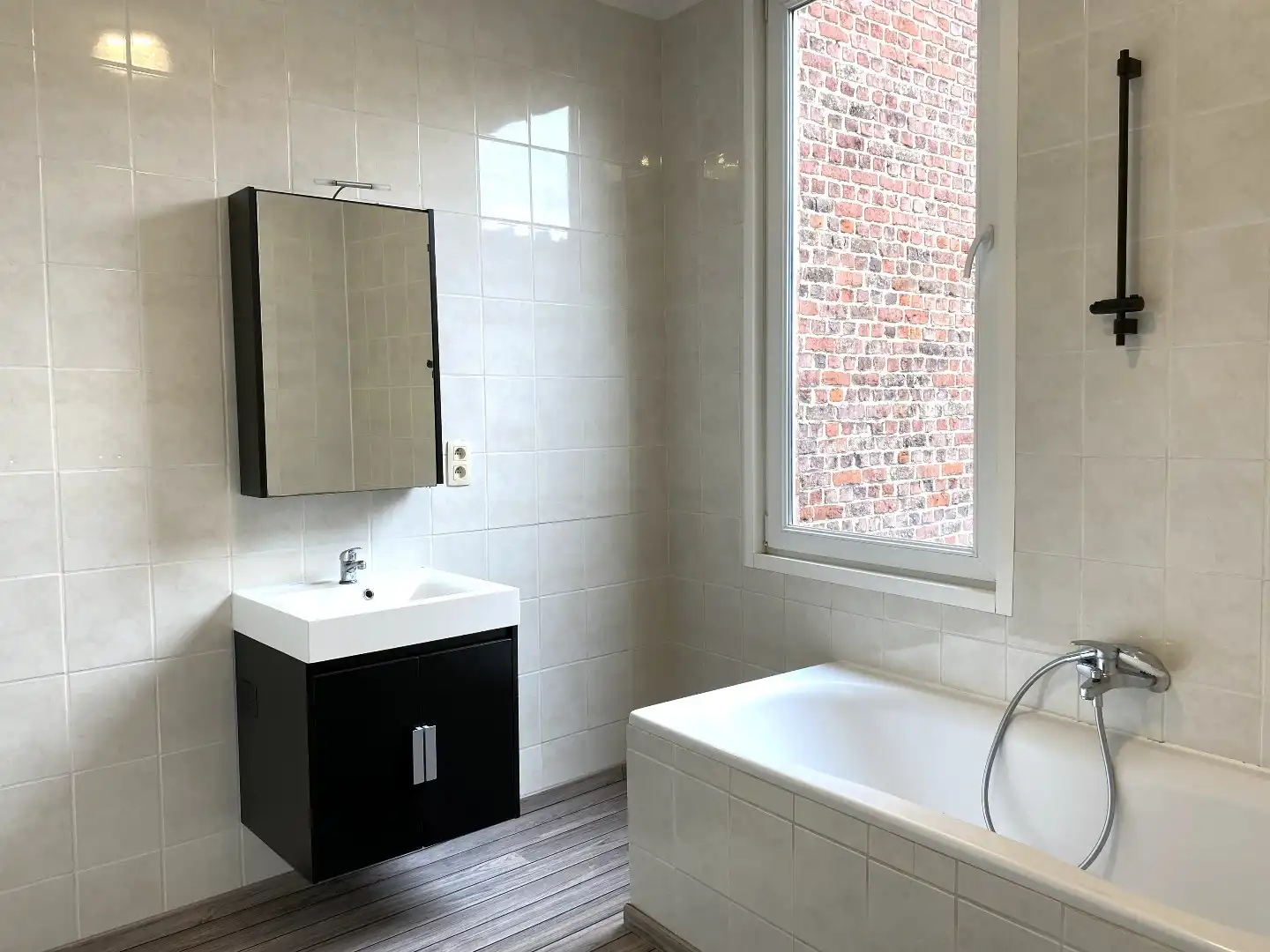 CENTRAAL GELEGEN RIJWONING MET 2 SLAAPKAMER EN KOER foto 14