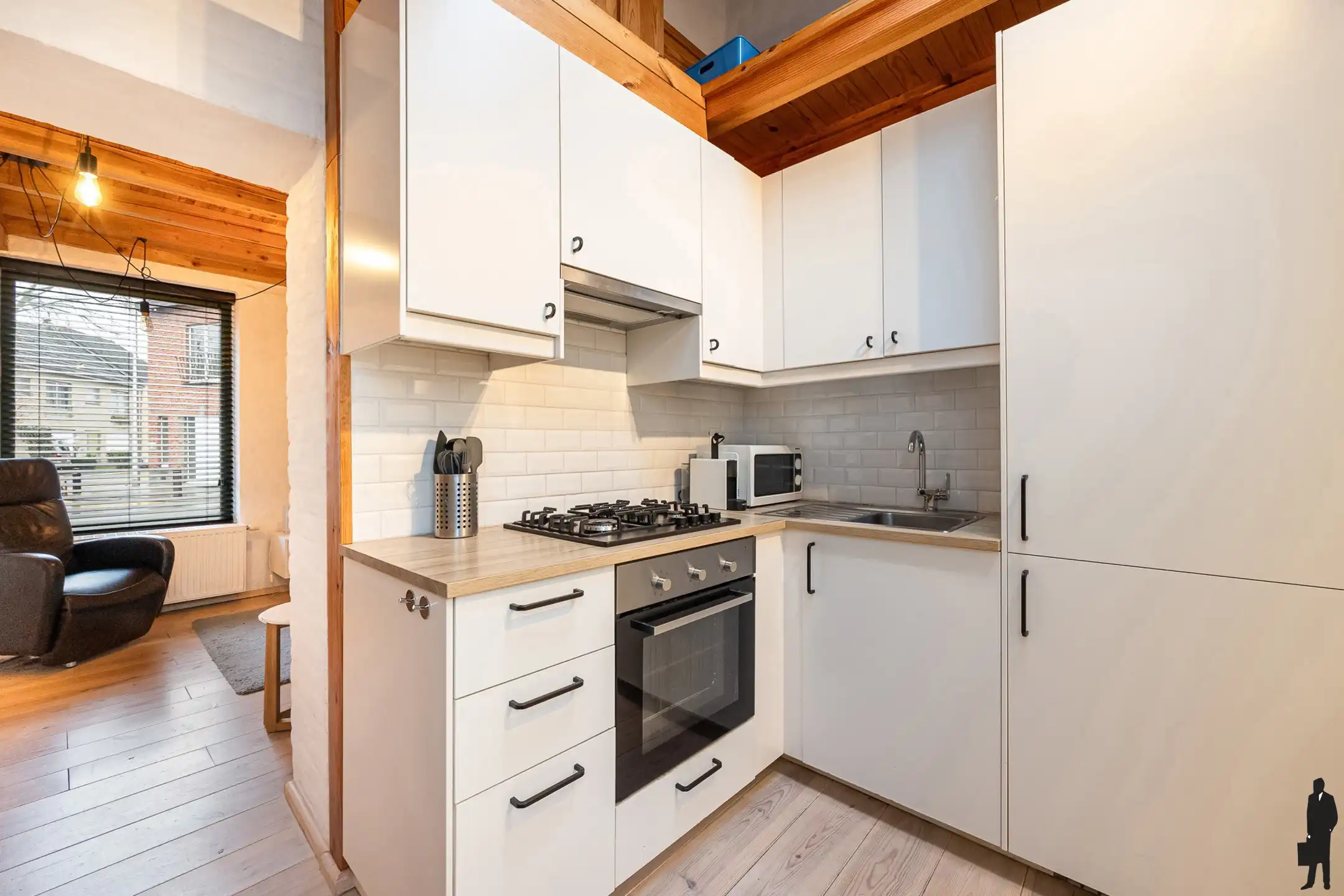 Instapklare woning met terras nabij het centrum van Zele foto 4