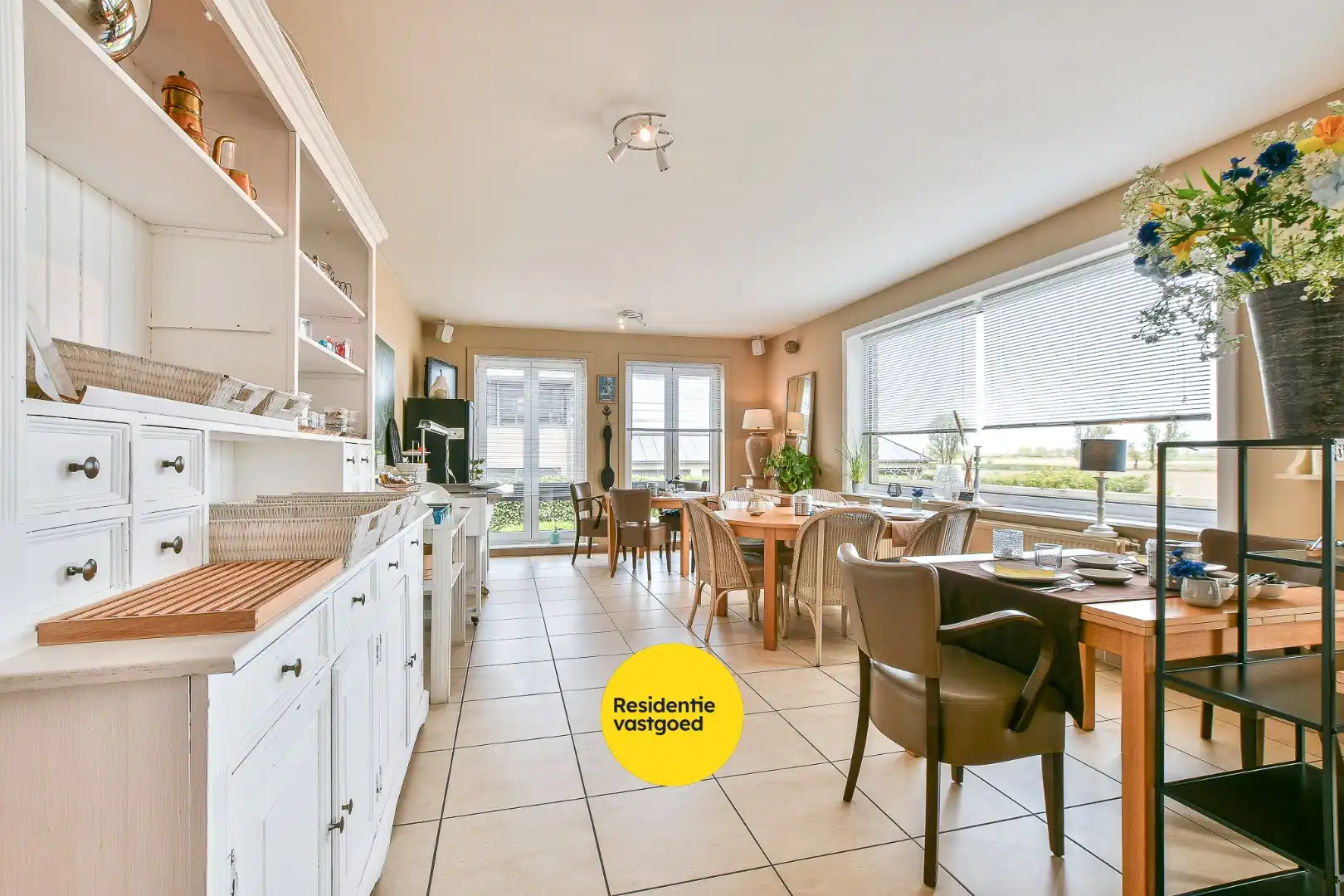 Unieke investeringskans: karaktervol hotel met 18 kamers & woonmogelijkheden te koop!  foto 7