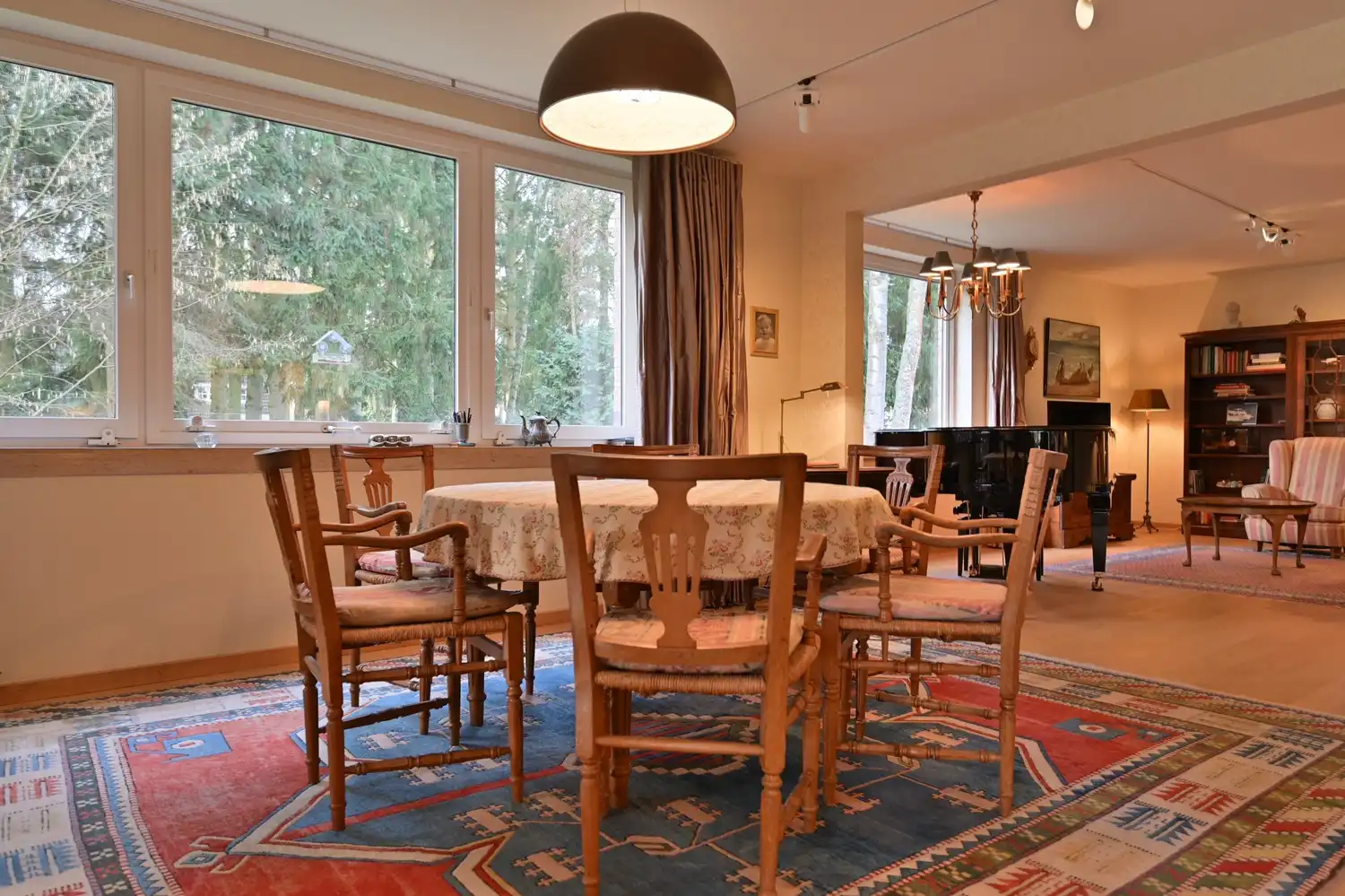 Schitterend instapklaar villa-appartement gelegen op de gelijkvloerse verdieping in een luxe residentie met binnenzwembad en gezamenlijke parktuin foto 4