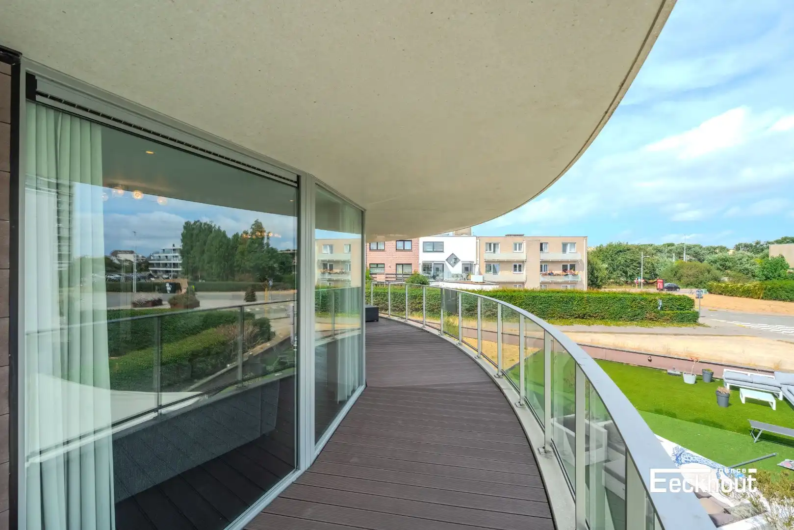 Instapklaar & modern appartement met zonneterras en garagebox! foto 11