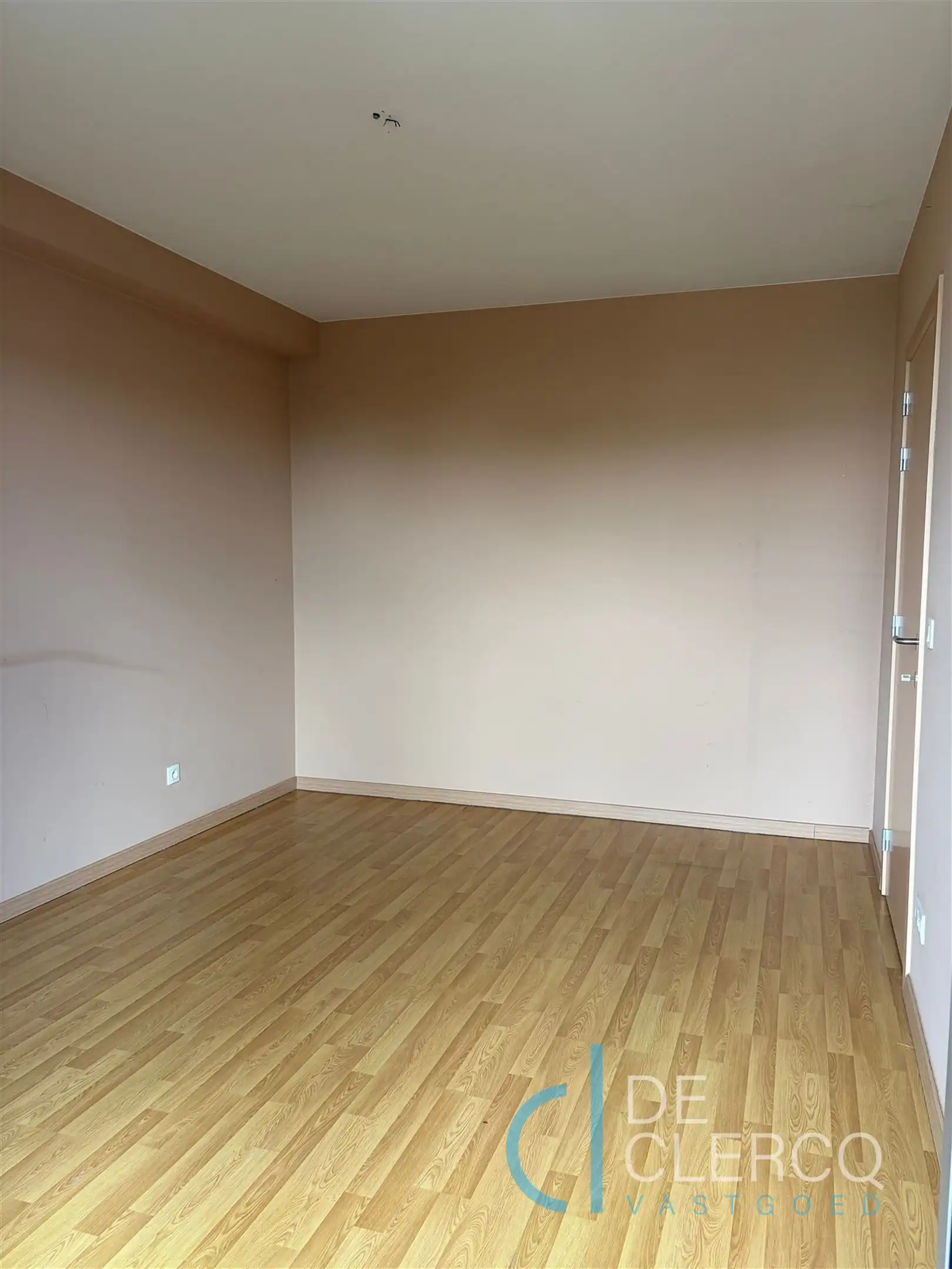 Tweeslaapkamer appartement met autostaanplaats te huur Gent! foto 8