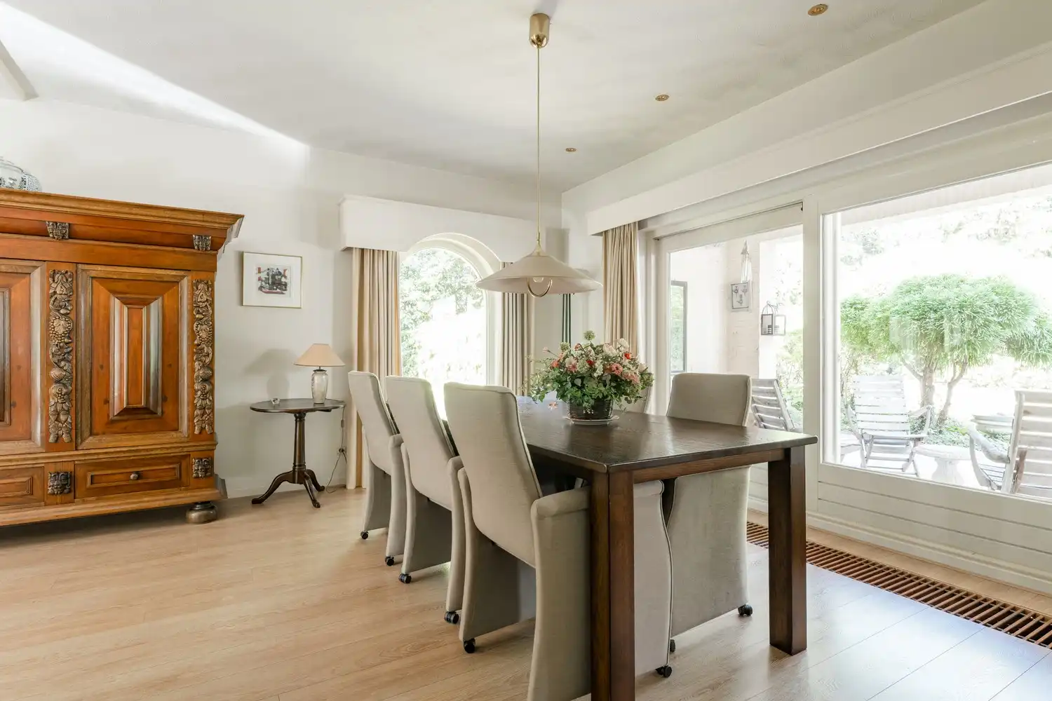 Prachtige gelijkvloerse villa in de populaire villawijk Kollenberg te Achel! foto 12