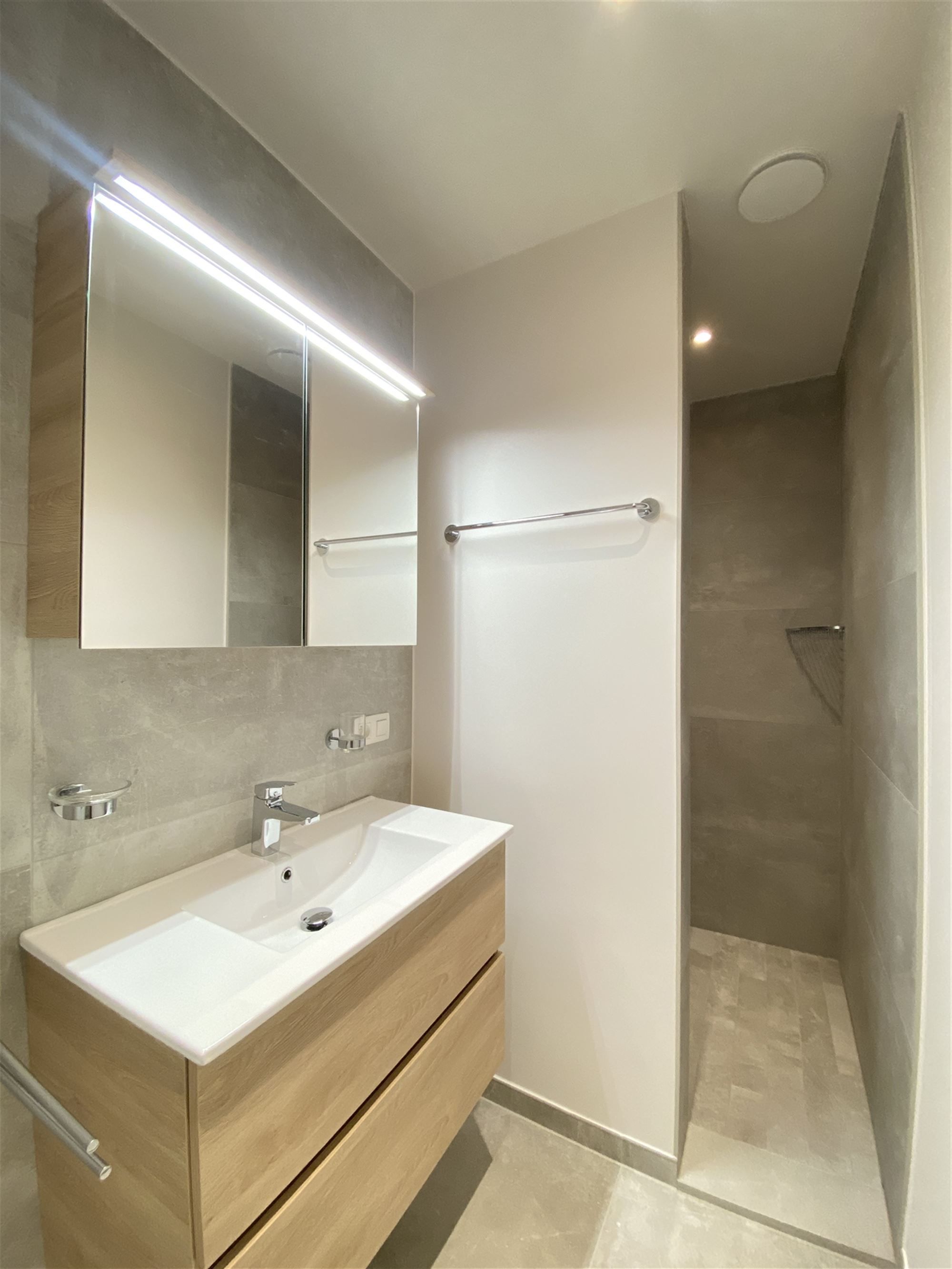 Nieuwbouwwoning te Kluizen met optimale ruimteverdeling en hedendaagse afwerking foto 25