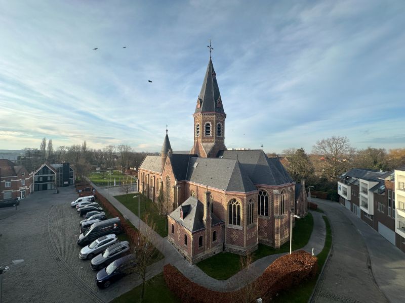 Ruim appartement inclusief kelderberging en garage! foto 9