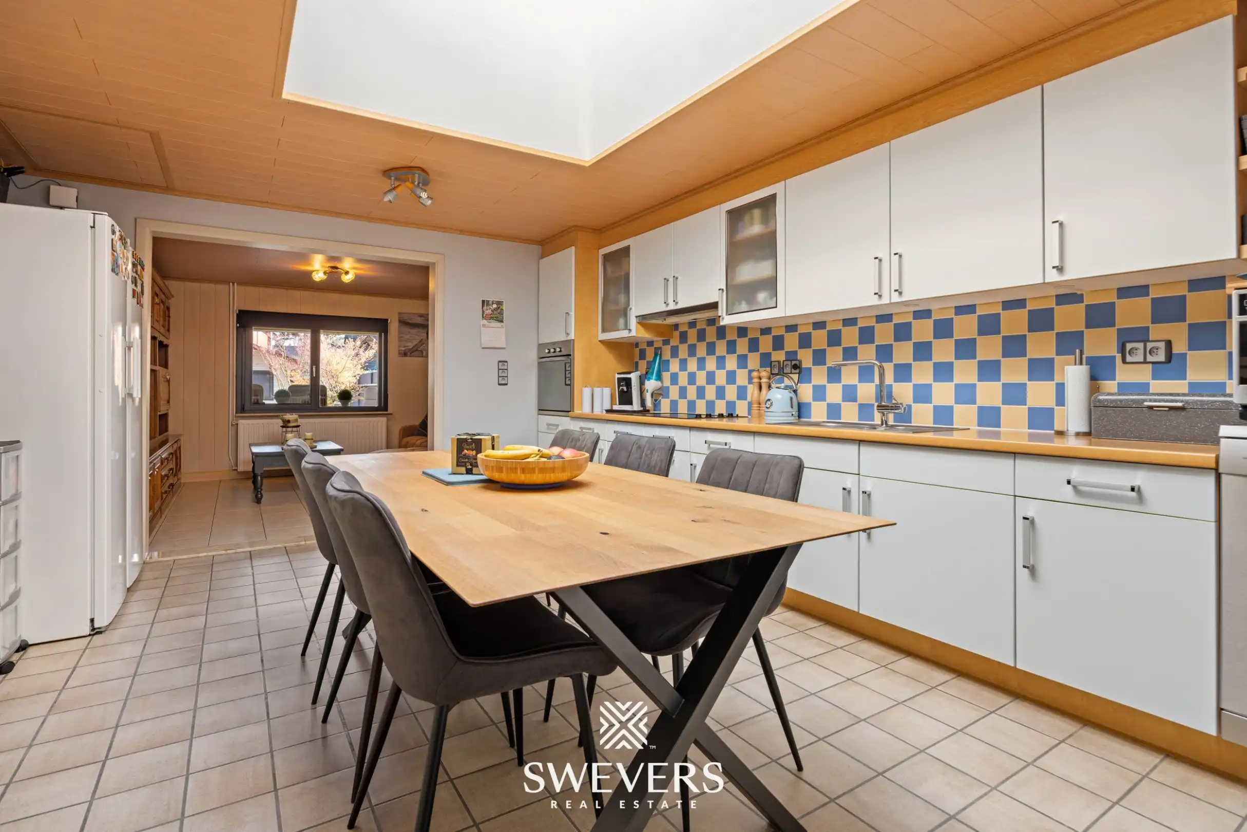 Gezinswoning met bureau, vier slaapkamers en zonnige tuin foto 7