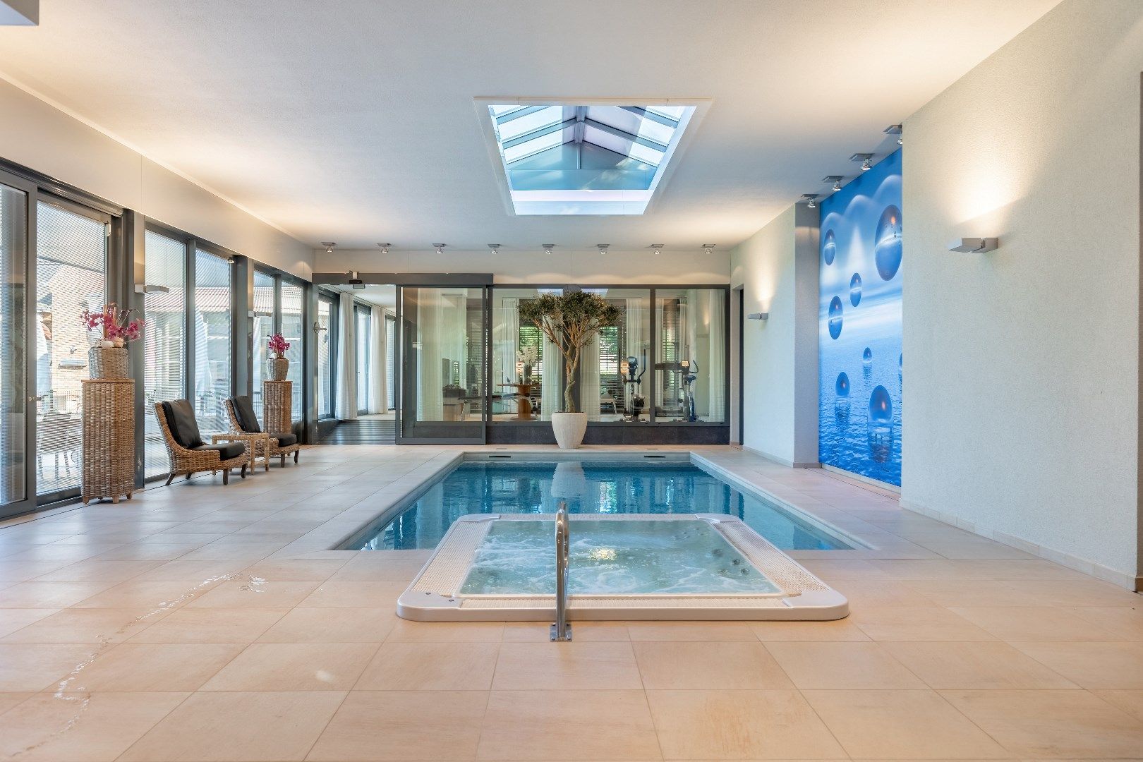 Royale villa in residentiële buurt  foto 8