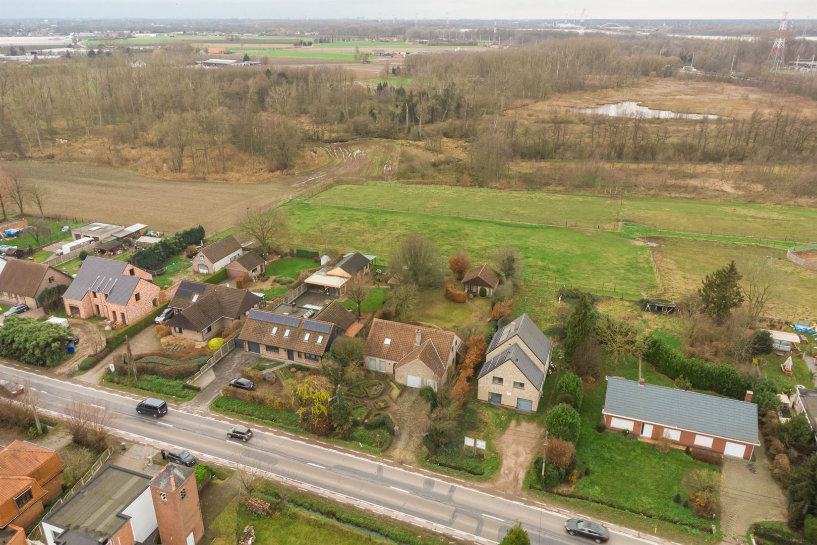 Riante woning met 5 slaapkamers, 2 badkamers en zicht op weiland.  foto 30