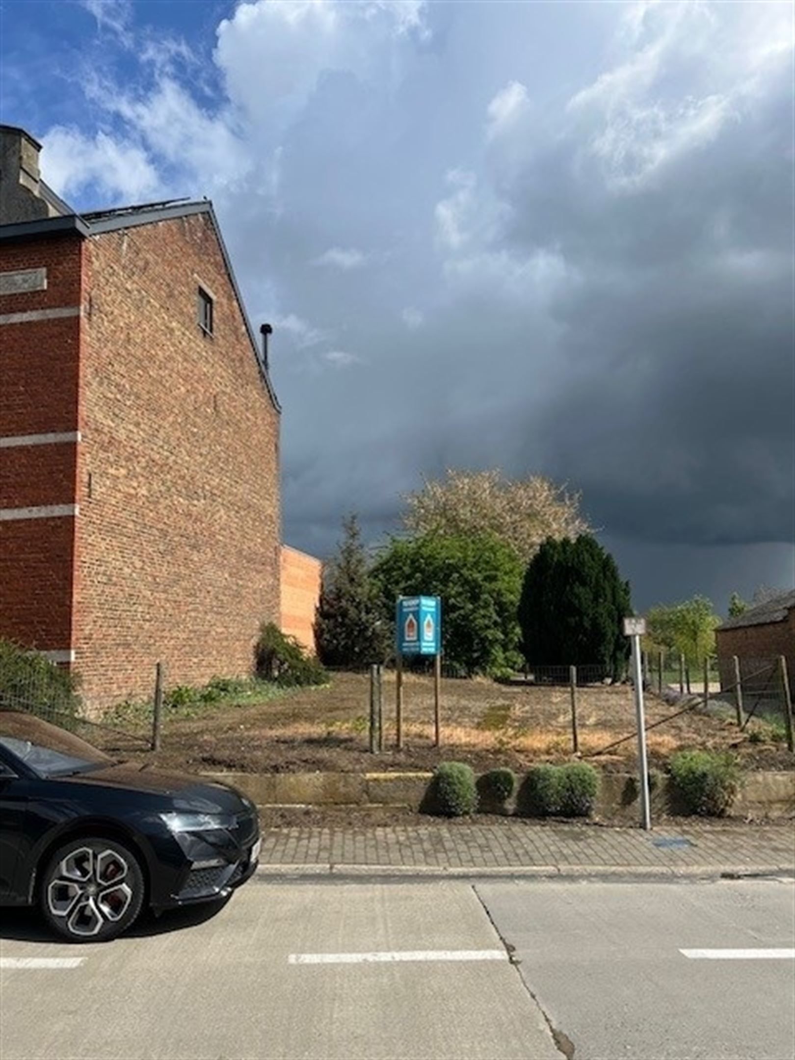 Grond foto {{pictureIndex}}