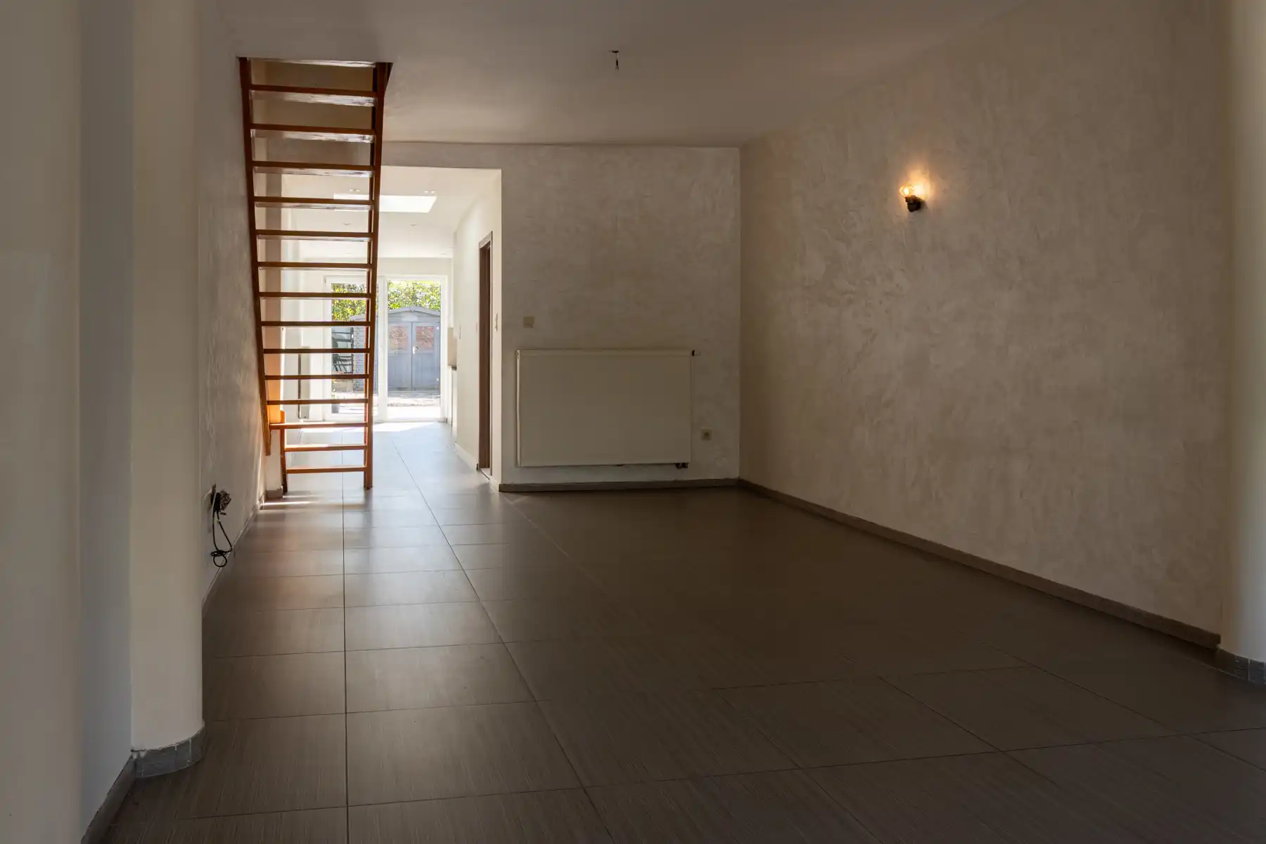 Instapklare starterswoning met 3 slks. centrum Lokeren foto 6
