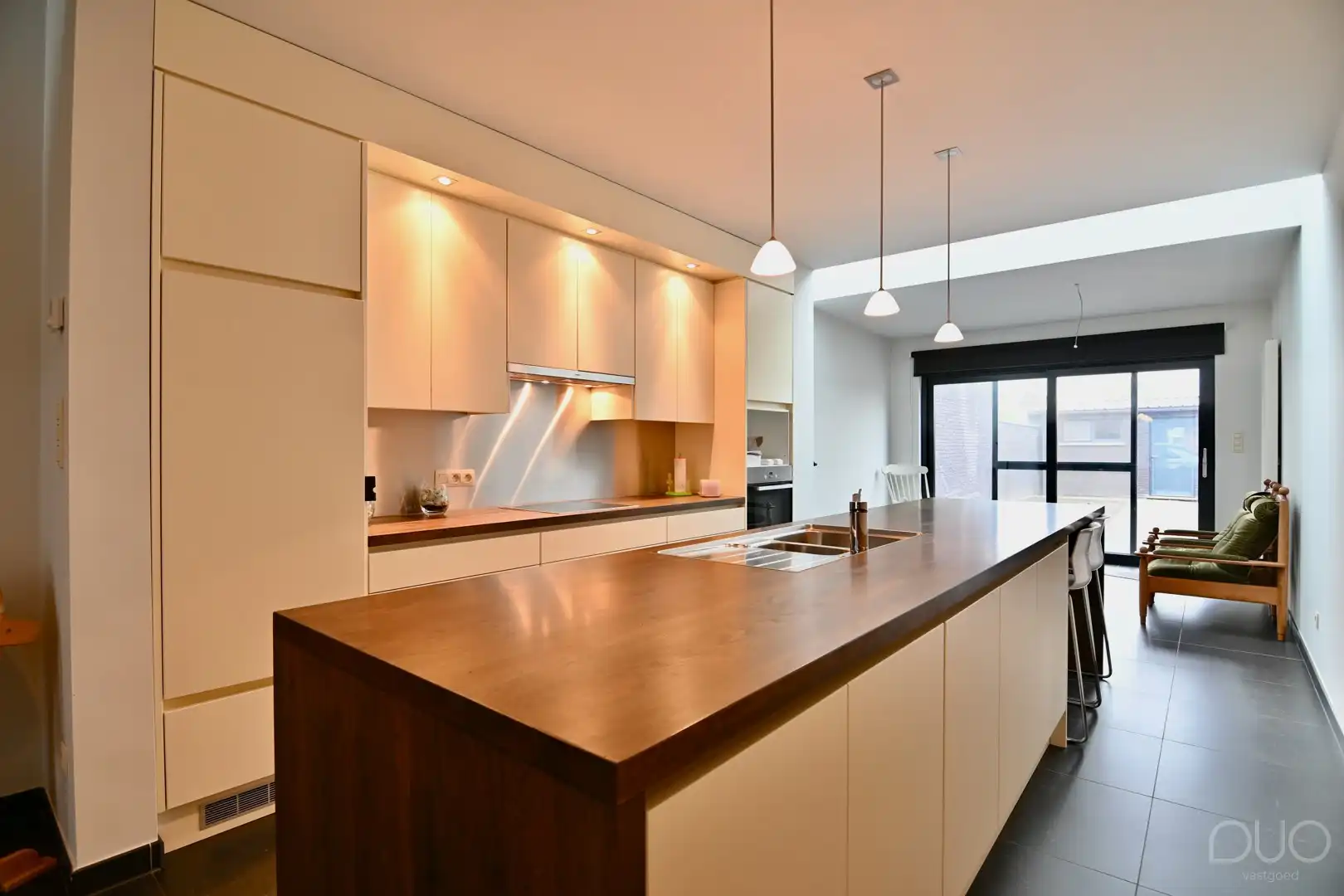 Moderne instapklare woning met twee slaapkamers, aparte werkruimte en tuintje in hartje Zoutleeuw foto 2
