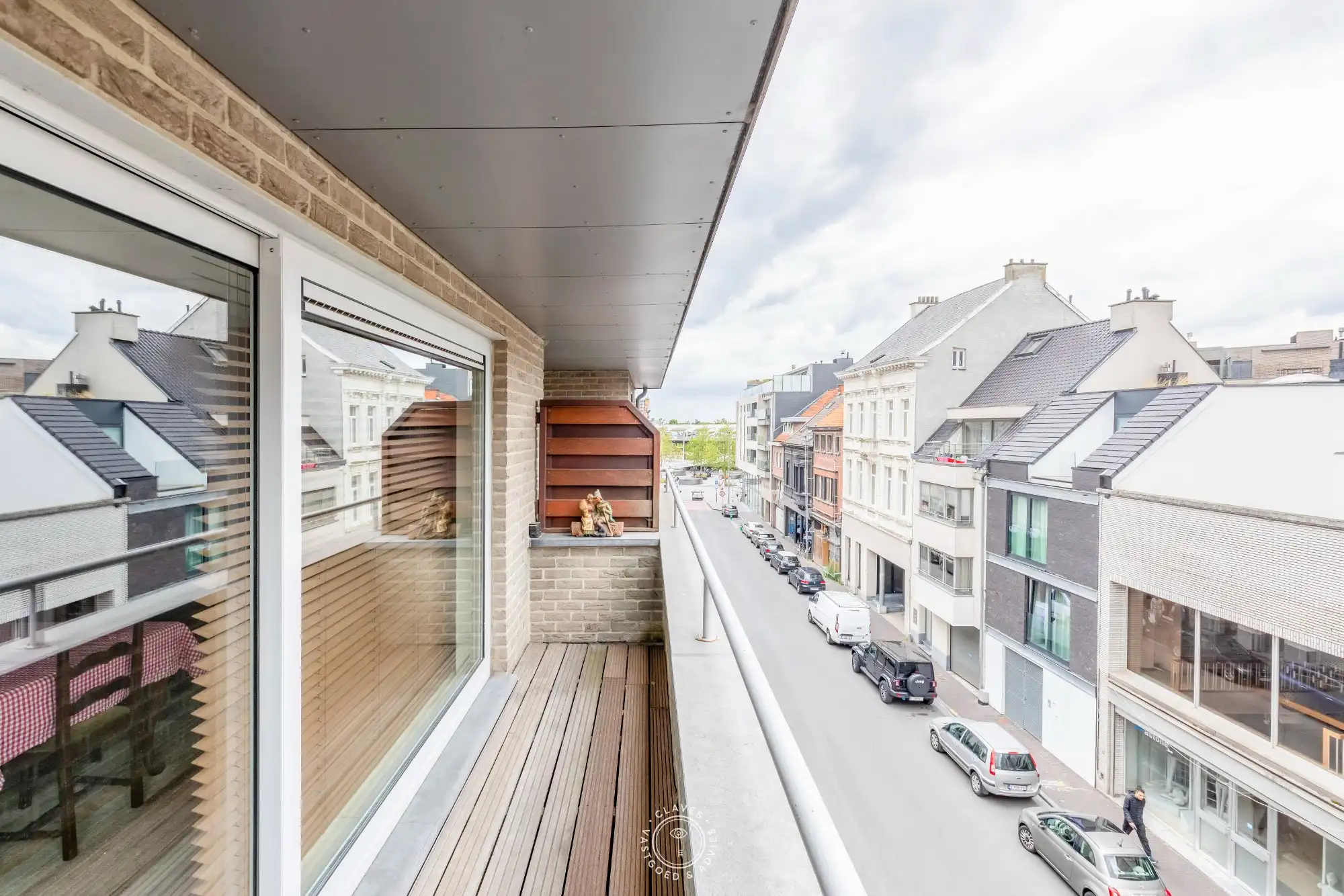 Zeer verzorgd interessant 3 slaapkamer appartement met autostaanplaats foto 4
