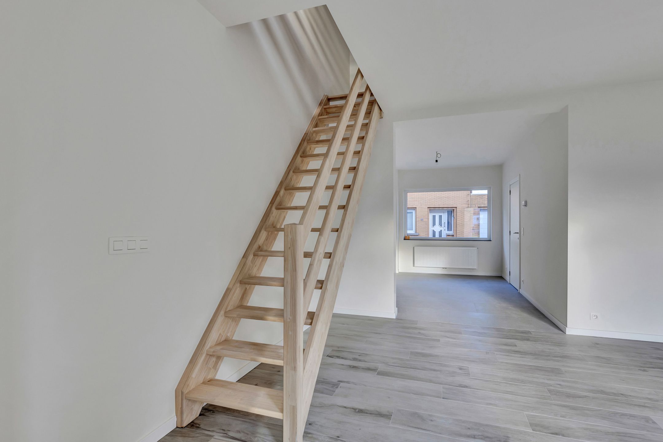 Volledig gerenoveerde woning met 4 slpks en tuin foto 7