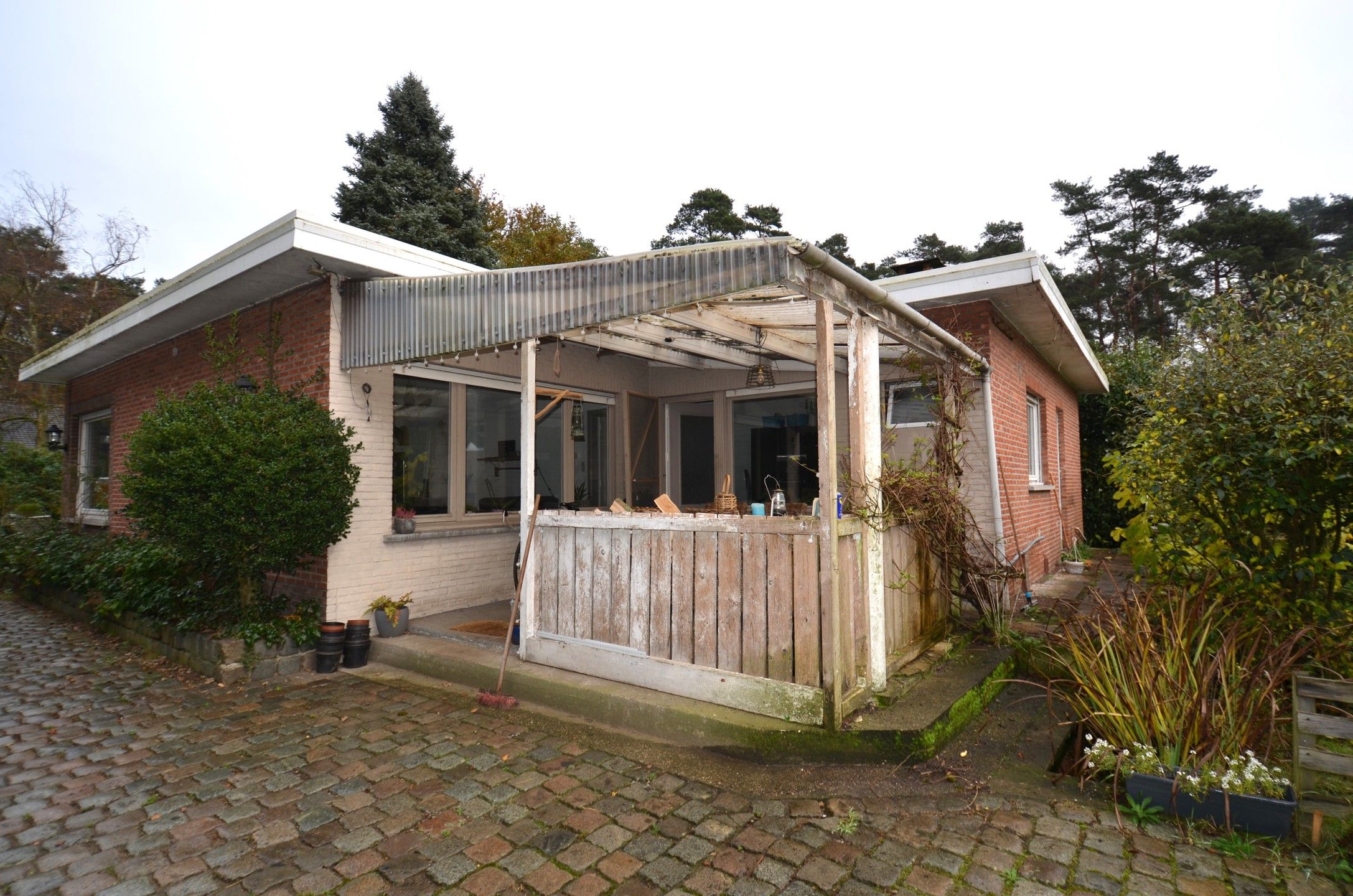 Renovatiewoning op unieke locatie foto 10