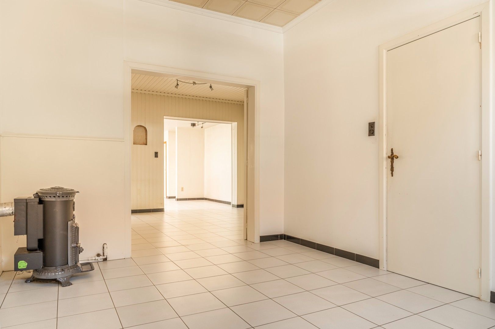 Ruime te renoveren woning met tuin in Kruibeke foto 5