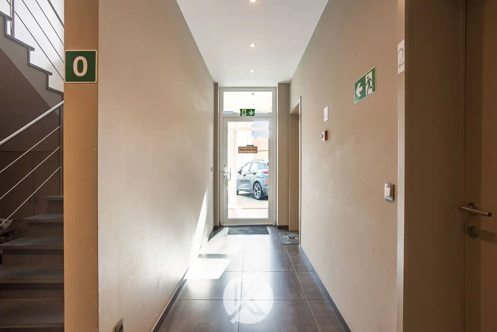 Stijlvol appartement met 2 garages foto 5