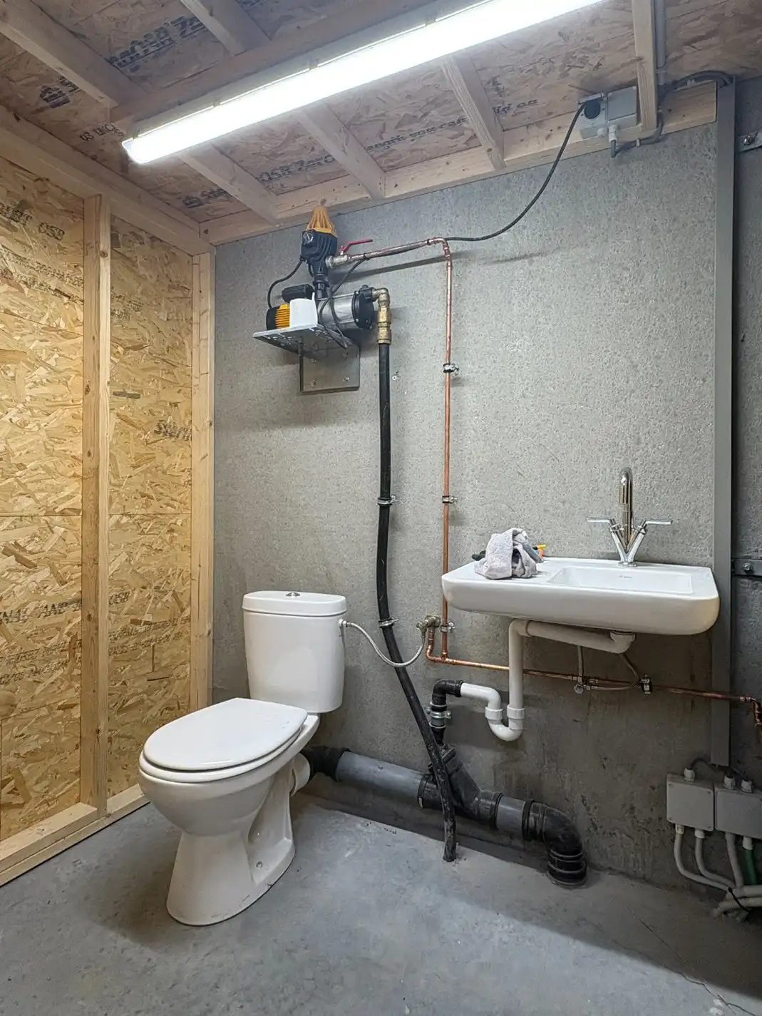 KMO Unit / loods te huur in Meulebeke op 213m². foto 4