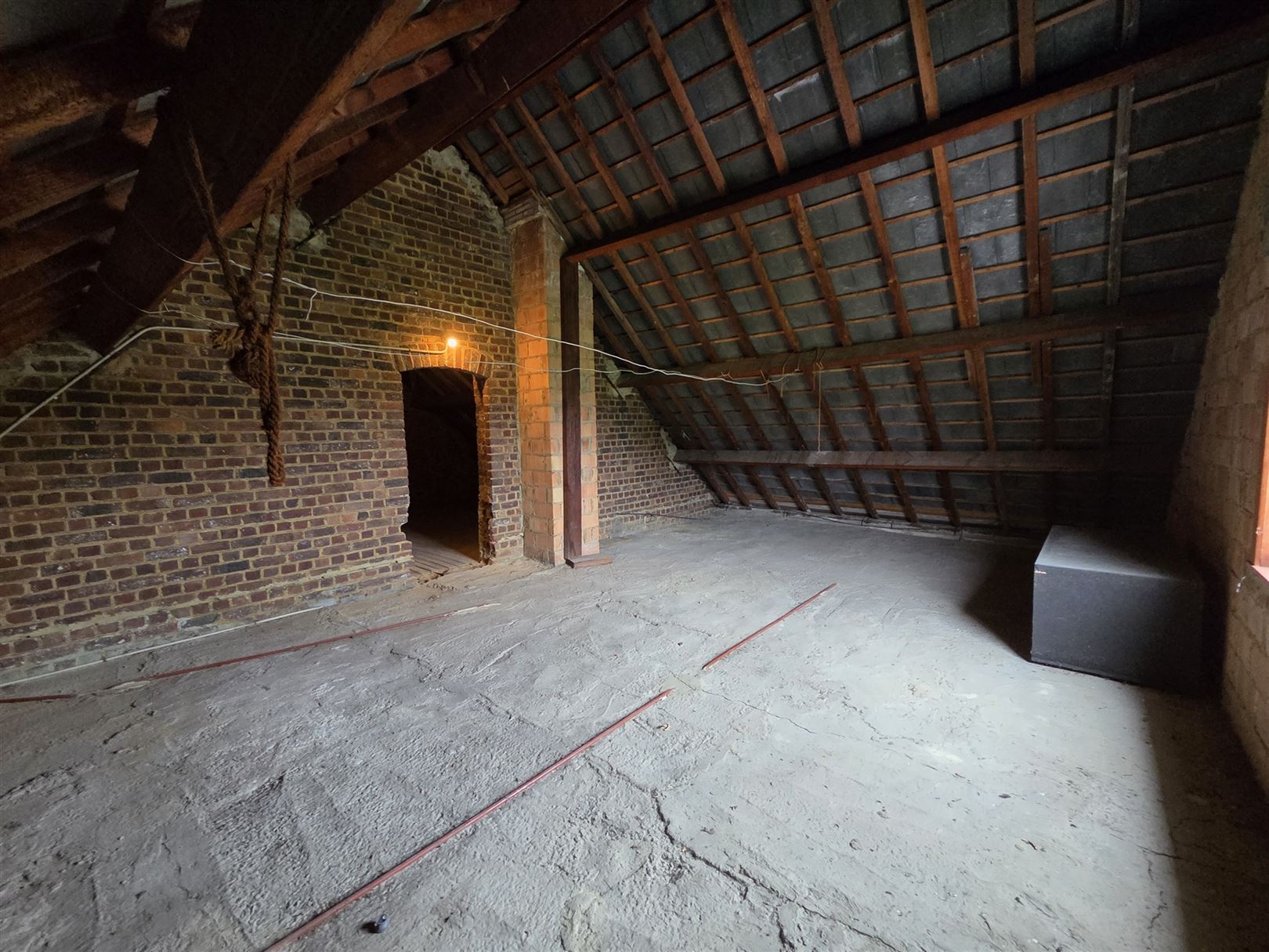 Ruime halfopen woning te Brakel foto 14