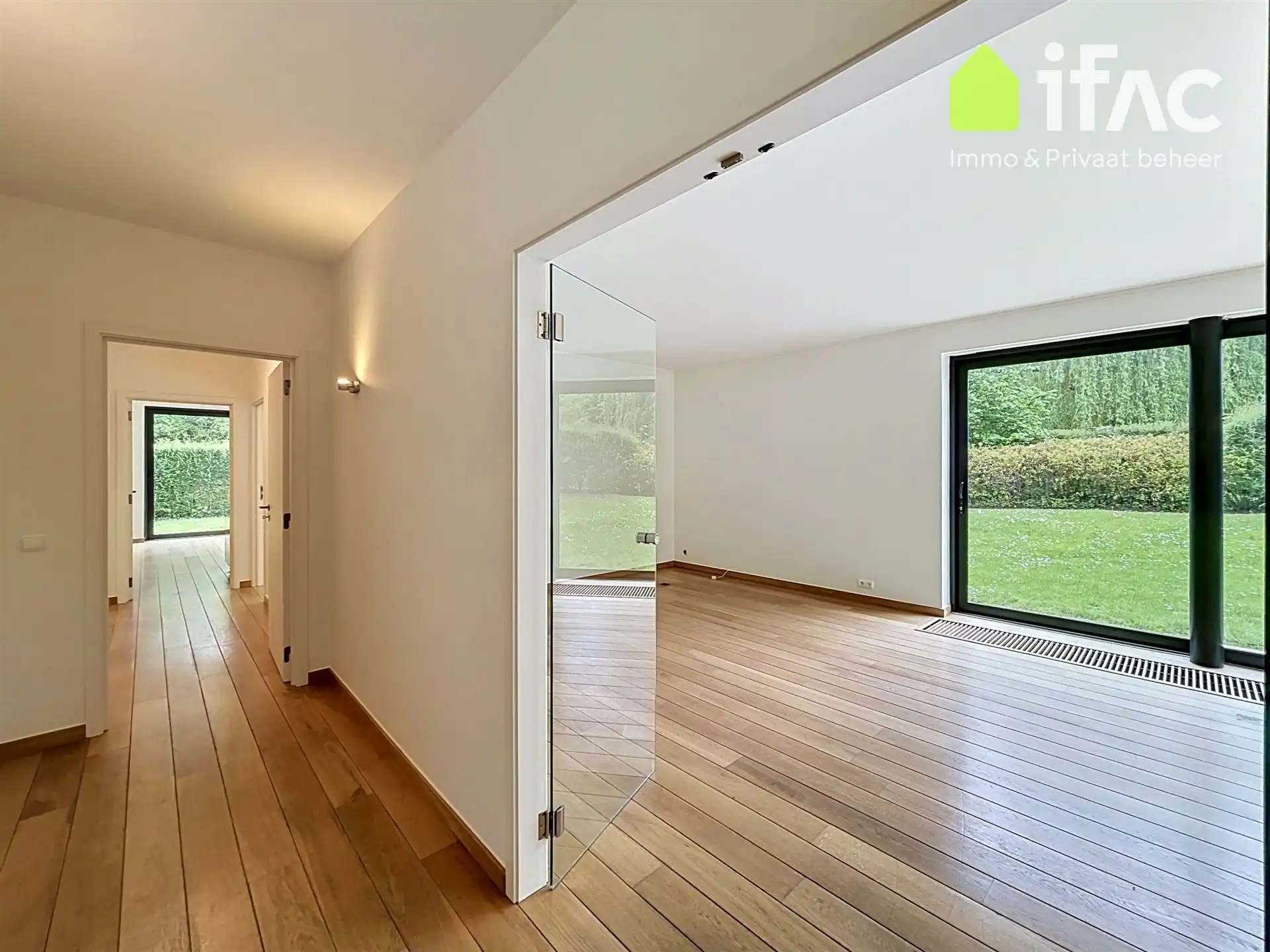 Exclusief gelijkvloers appartement met 2sk en privé tuin foto 2