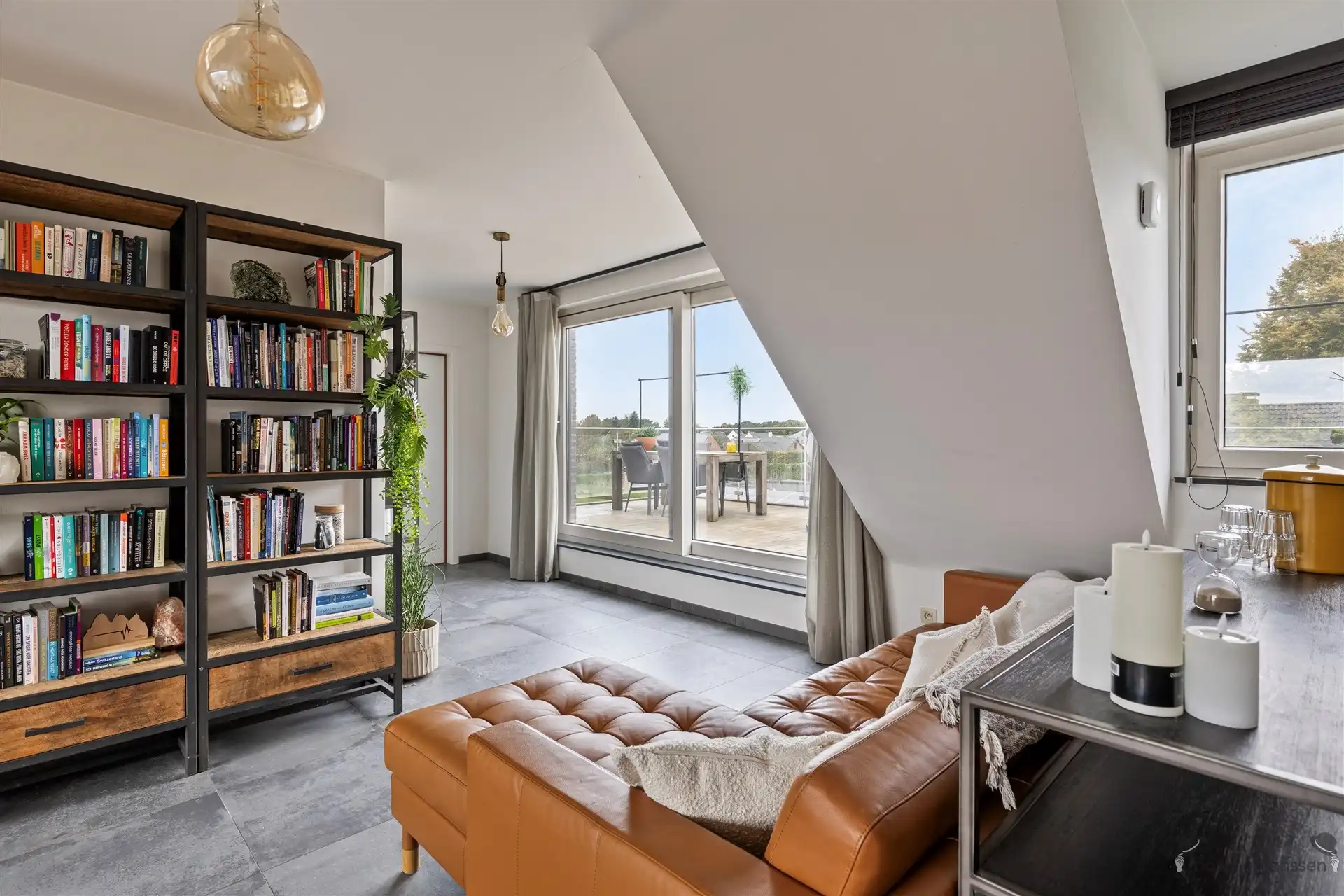 Ruim nieuwbouw appartement met 2 slaapkamers (bemeubeld)  foto 9