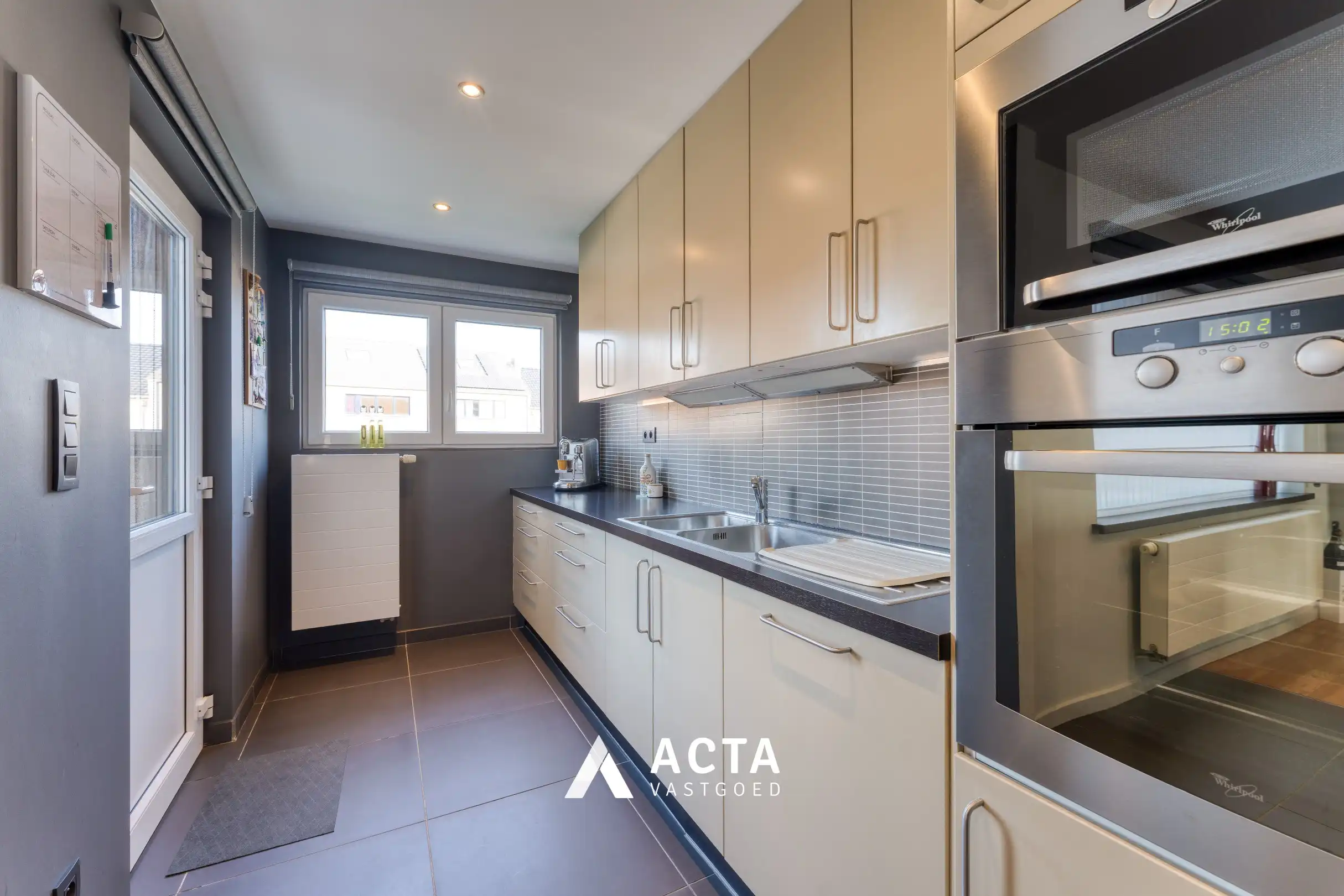 Instapklare bel-etage met 3 slaapkamers en garage foto 12