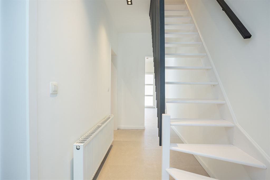 Prachtig gerenoveerde, lichtrijke woning foto 13