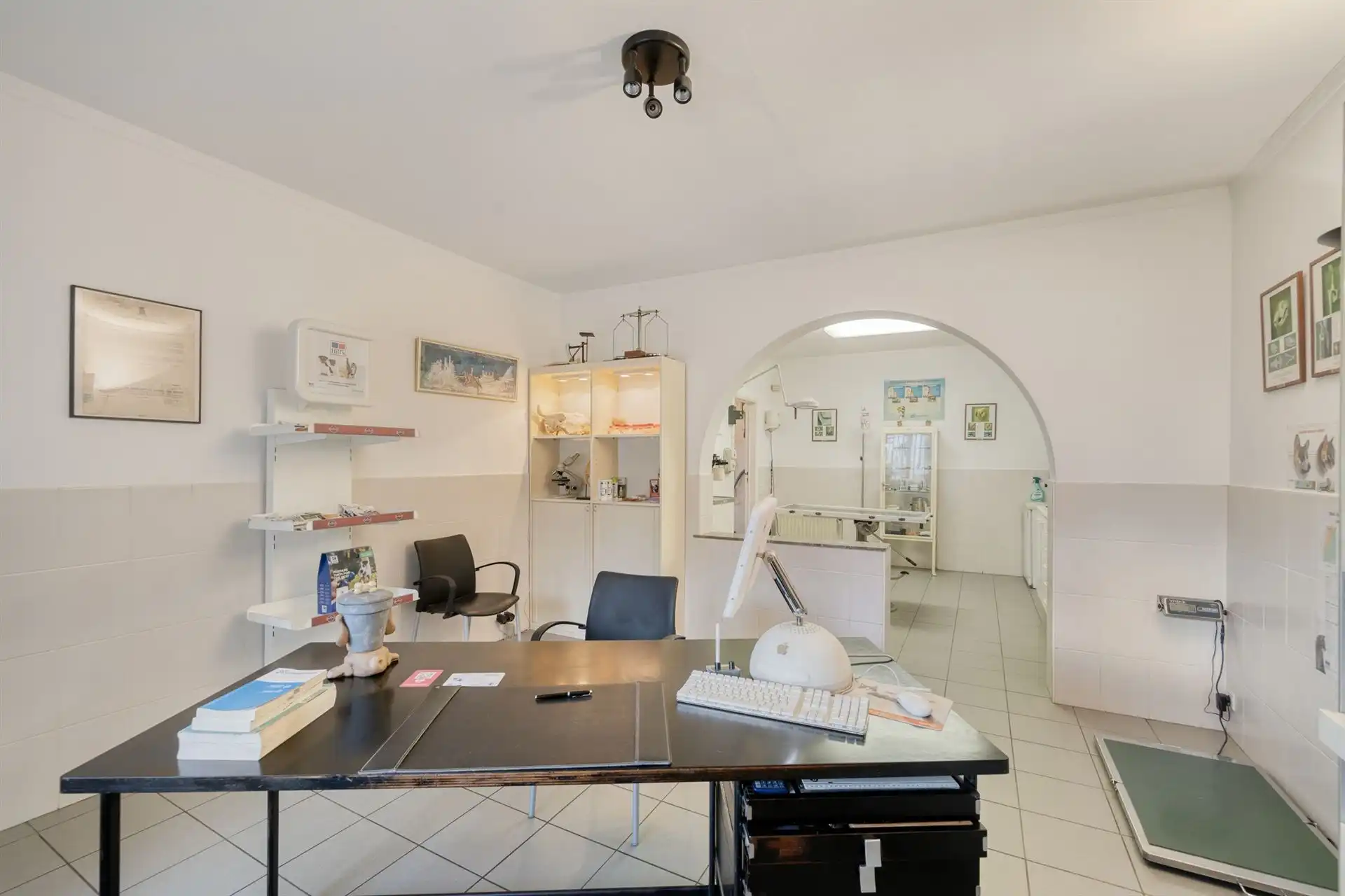 Eigendom, ideaal voor vrij beroep, gelegen op drukste steenweg van Overijse, AAA-locatie foto 2