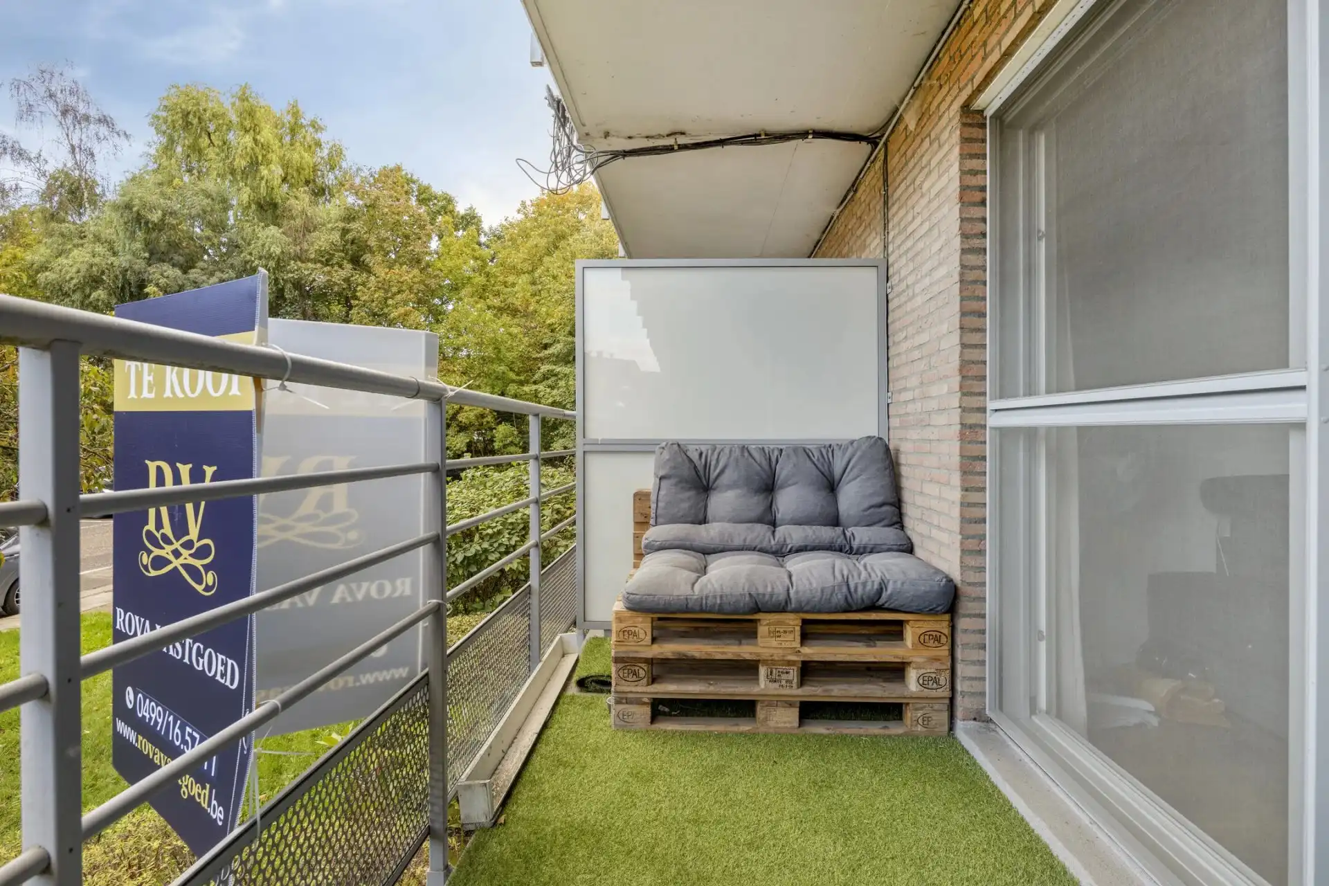 INSTAPKLAAR GERENOVEERD APPARTEMENT MET 1 SLPK, TERRAS EN GARAGEBOX IN HASSELT foto 9