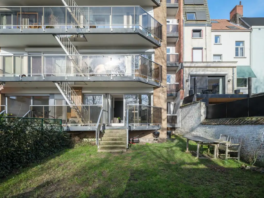 Instapklaar 2 slaapkamer appartement met terras en zonnige tuin foto 10
