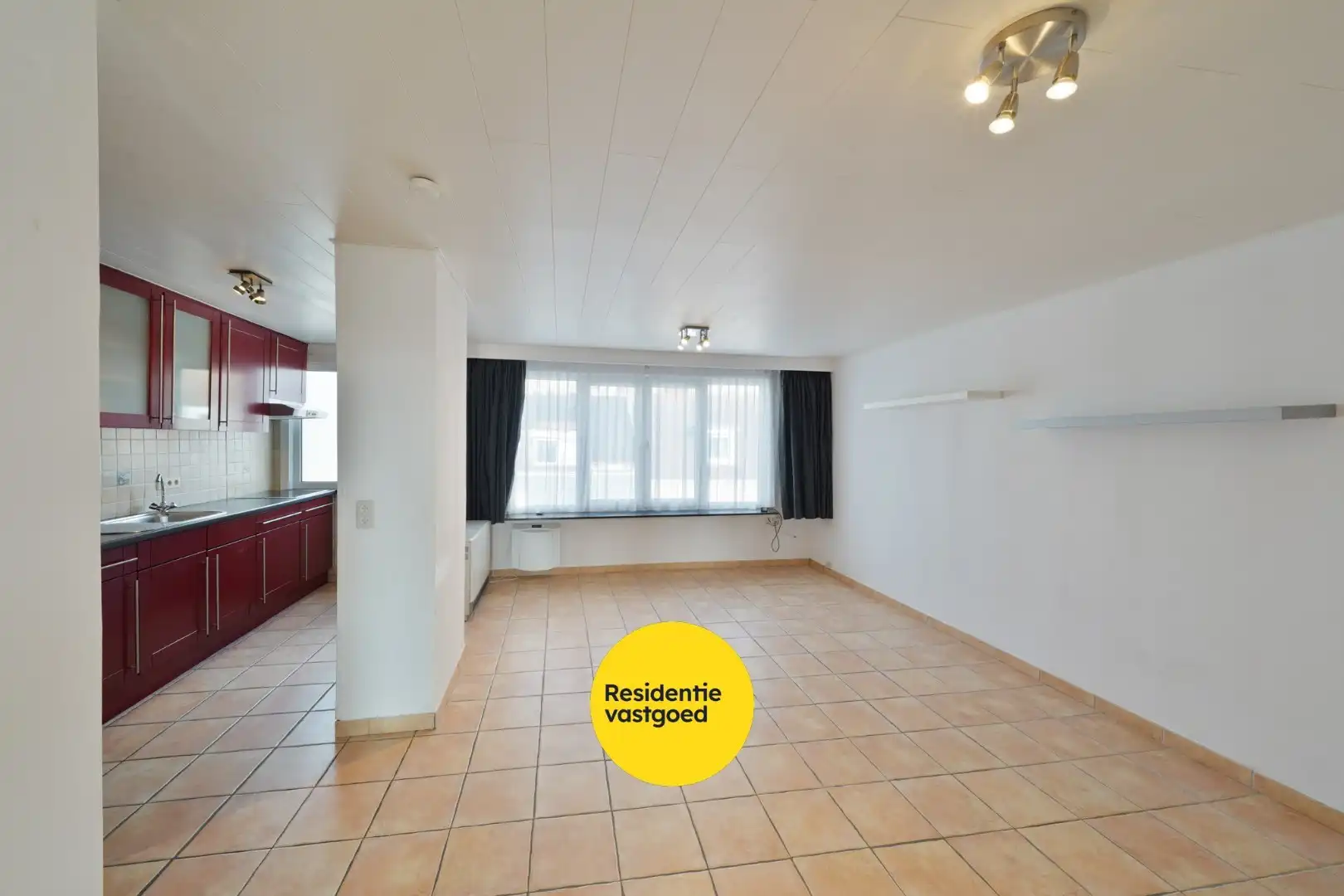 Instapklaar appartement met 2 slaapkamers– op wandelafstand van zee en winkels foto 2