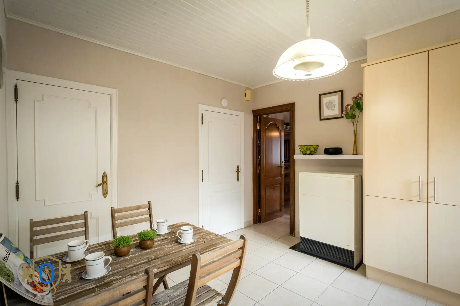 Halfopen 3-slpkr woning met tuin & garage foto 8