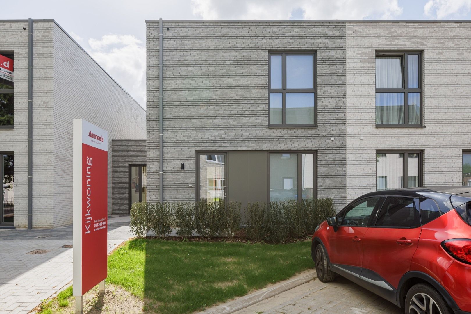 Ruime gezinswoning in Hallaar met nieuwste energietechnieken foto 2