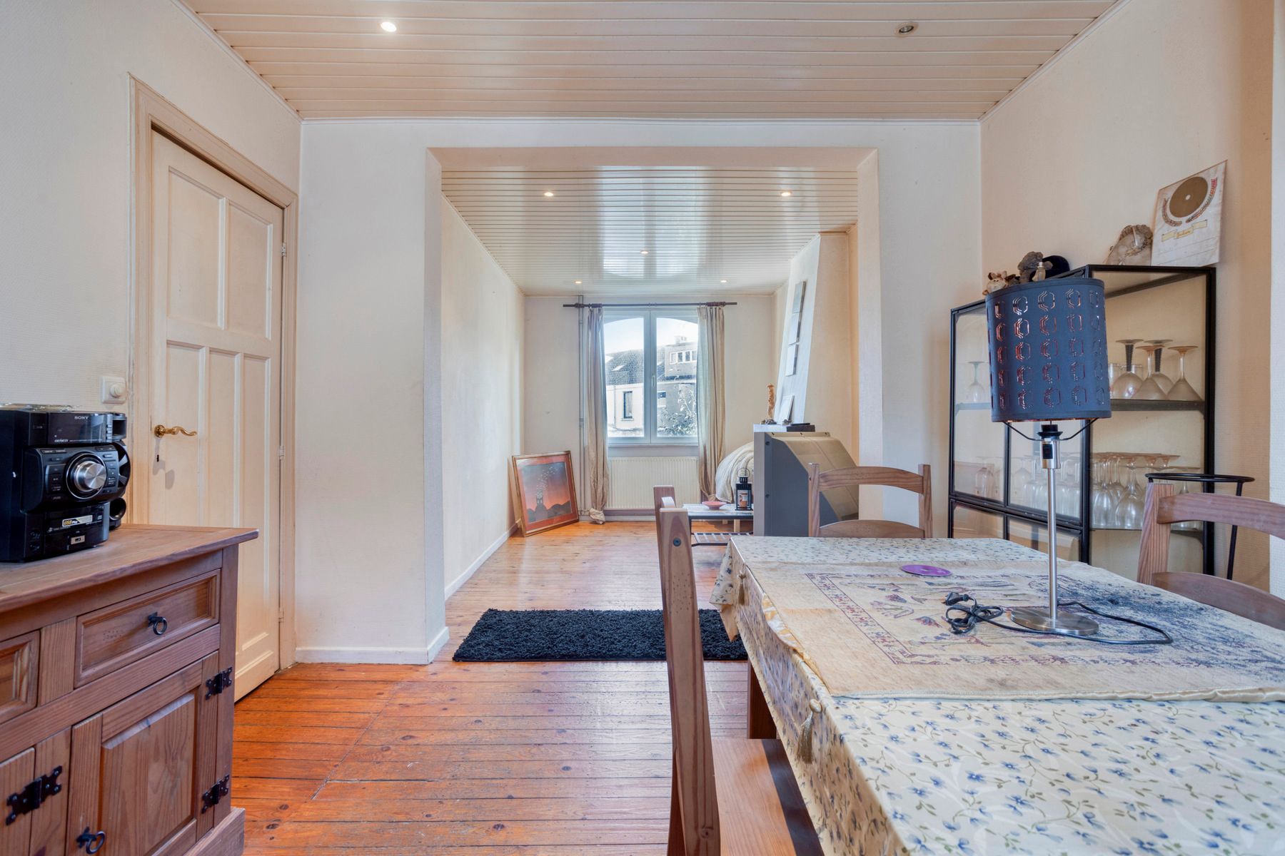 Te renoveren woning met zeer goede ligging! foto 5