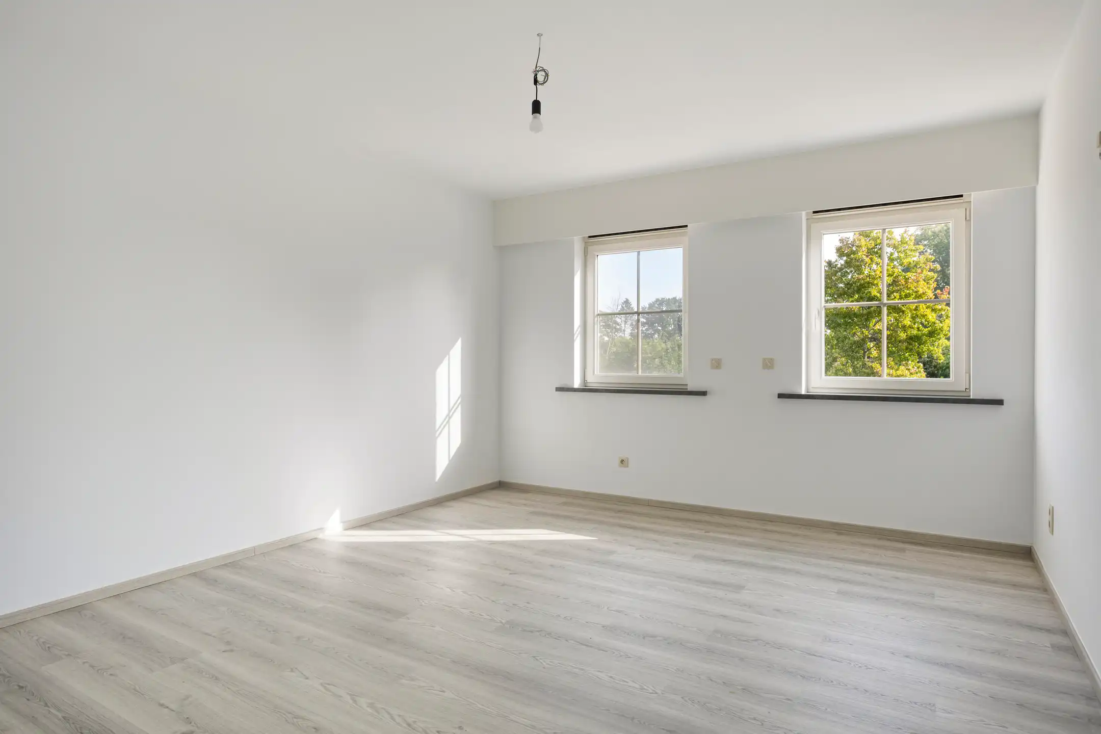 BEN woning met 4 slaapkamers, tuin & garage op toplocatie foto 12