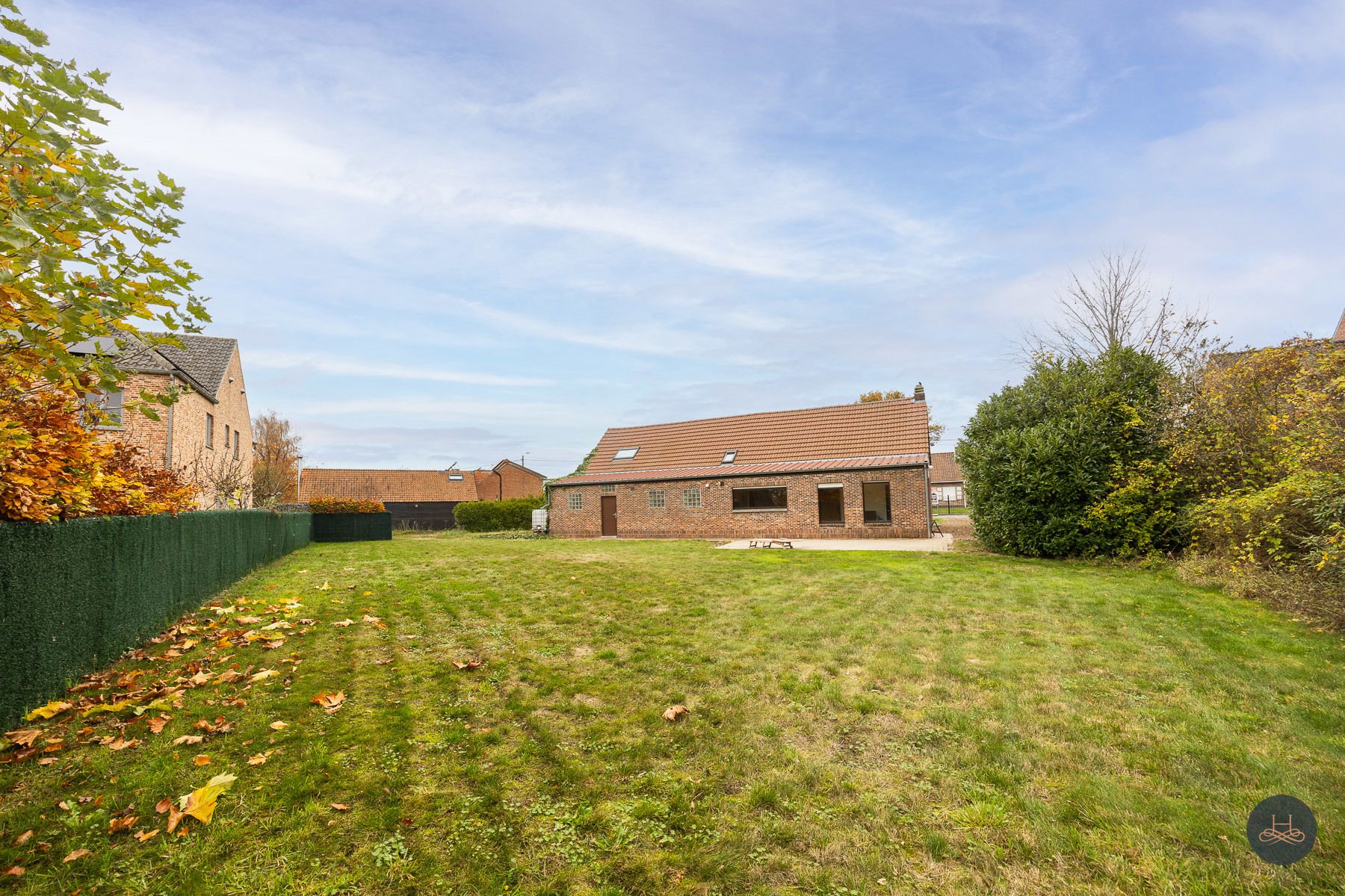 Ruime hoeve met potentieel op toplocatie foto 2