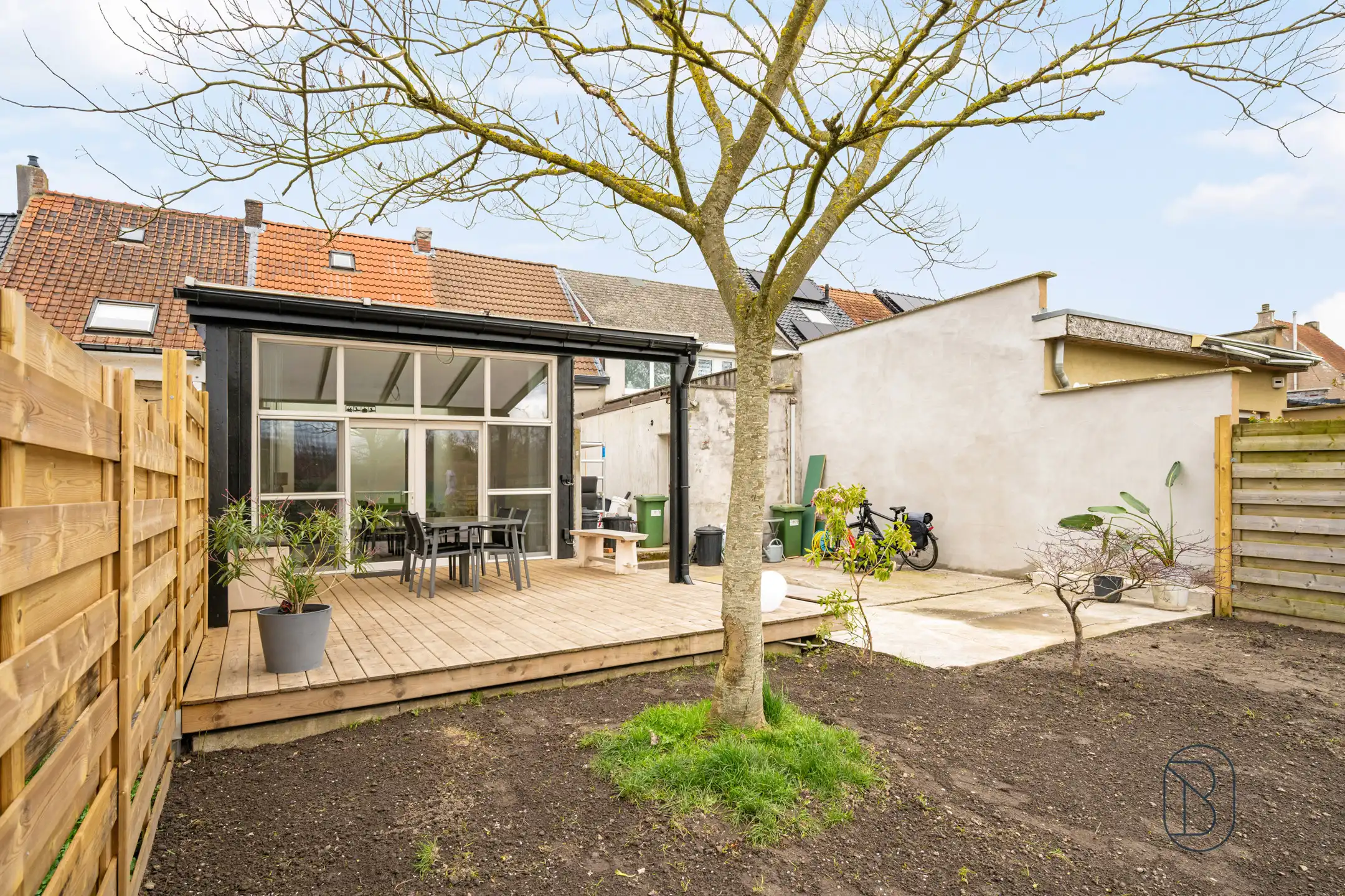 Gerenoveerde rijwoning met 2 SLK en zuidgerichte tuin foto 5