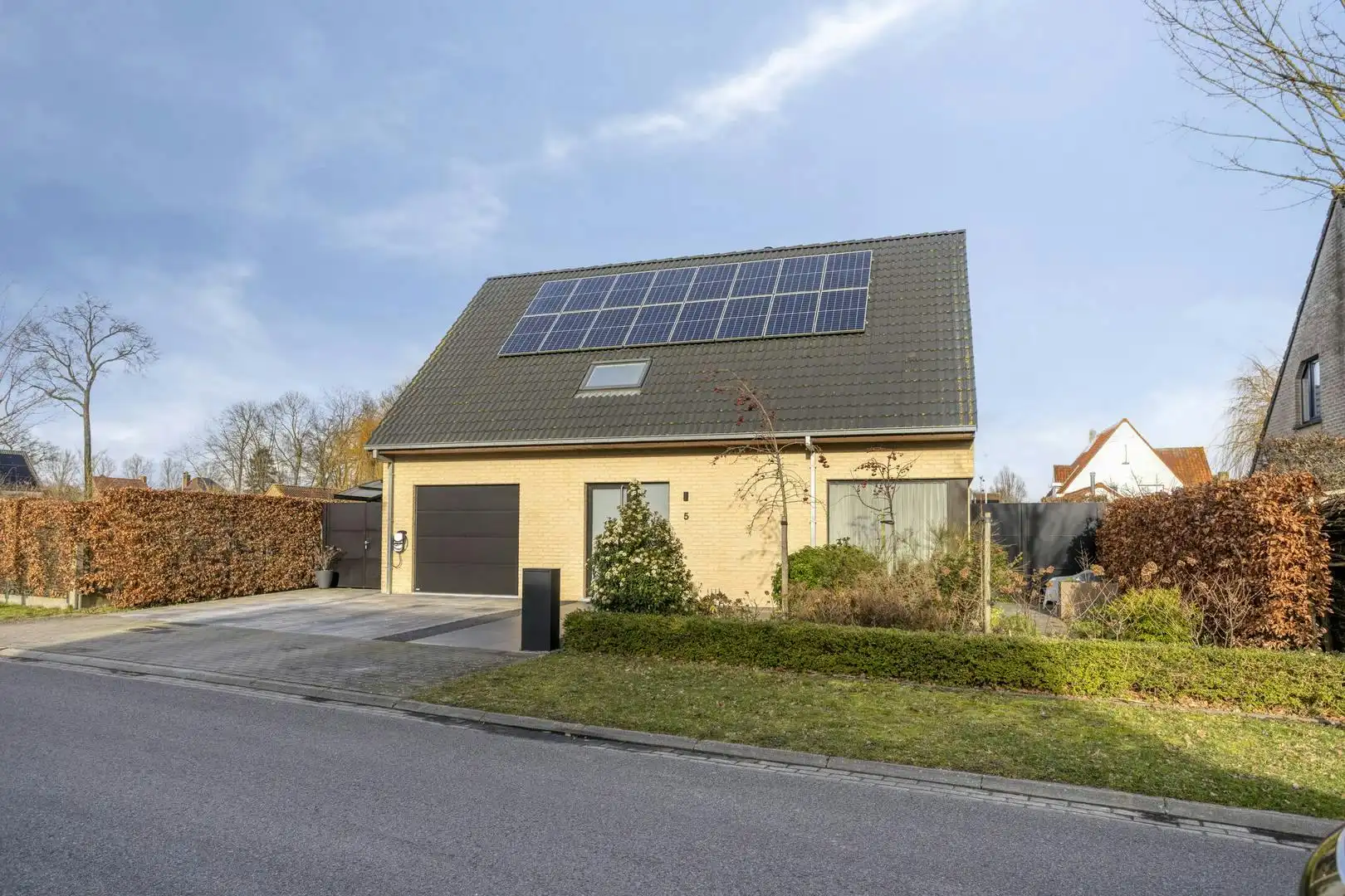 Huis met 4 slaapkamers op een rustige locatie in Oostkamp  foto 2